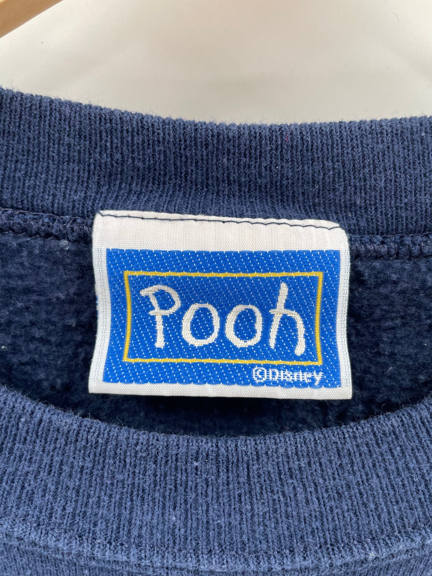00’ DISNEY WINNIE THE POOH Approx. Size L-XL Vintage Sweat-shirt / E3865S