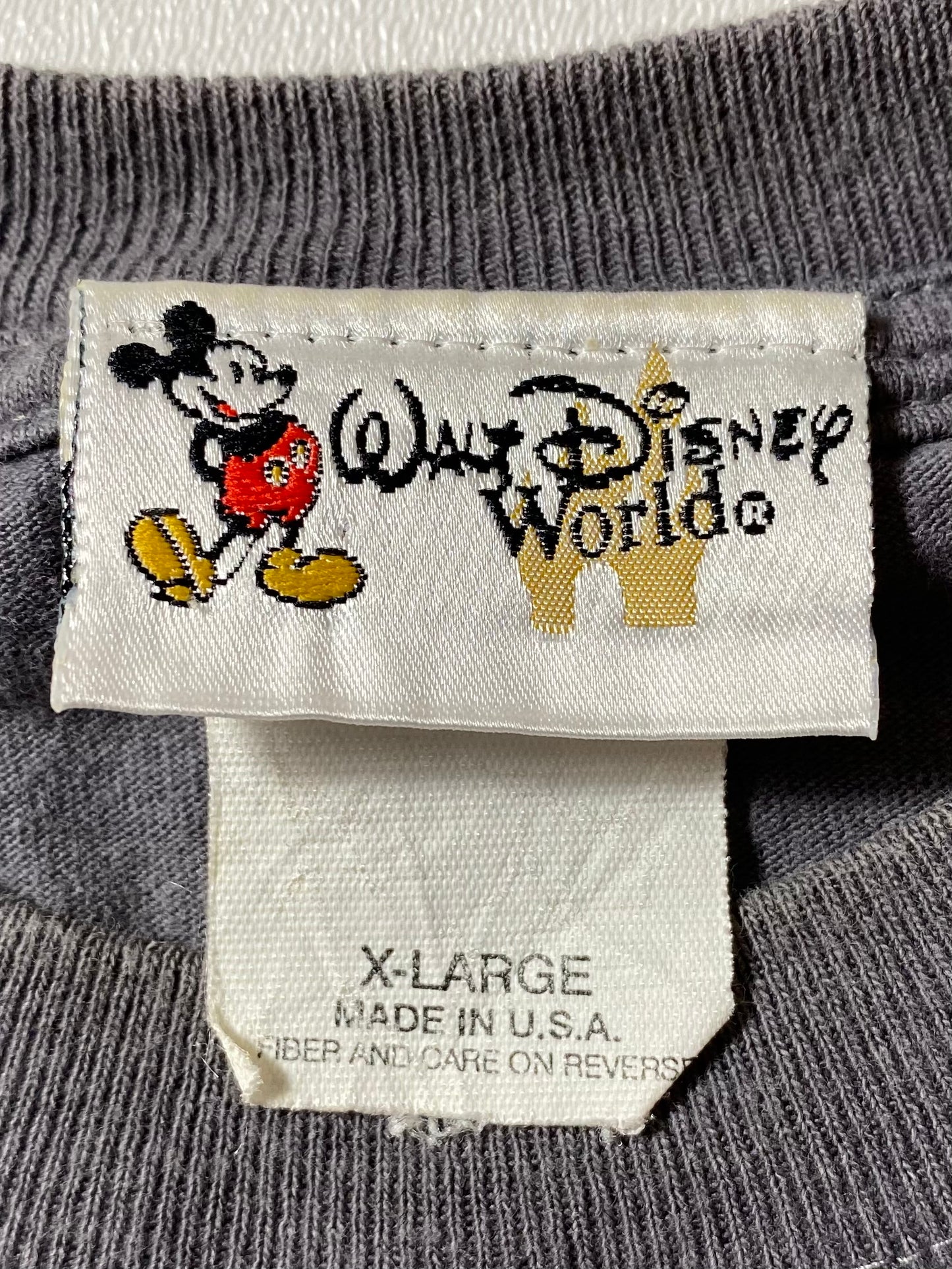 00’ WALT DISNEY WORLD Made in USA Size XL Vintage T-Shirt / 8681
