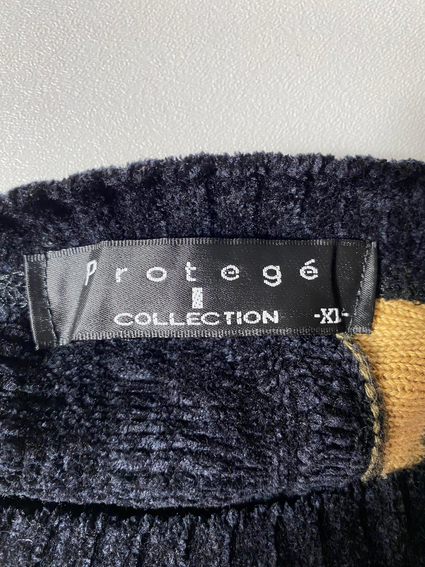 Vintage 3D COOGI- Style Made in USA Size XL Knit Sweater / K3482