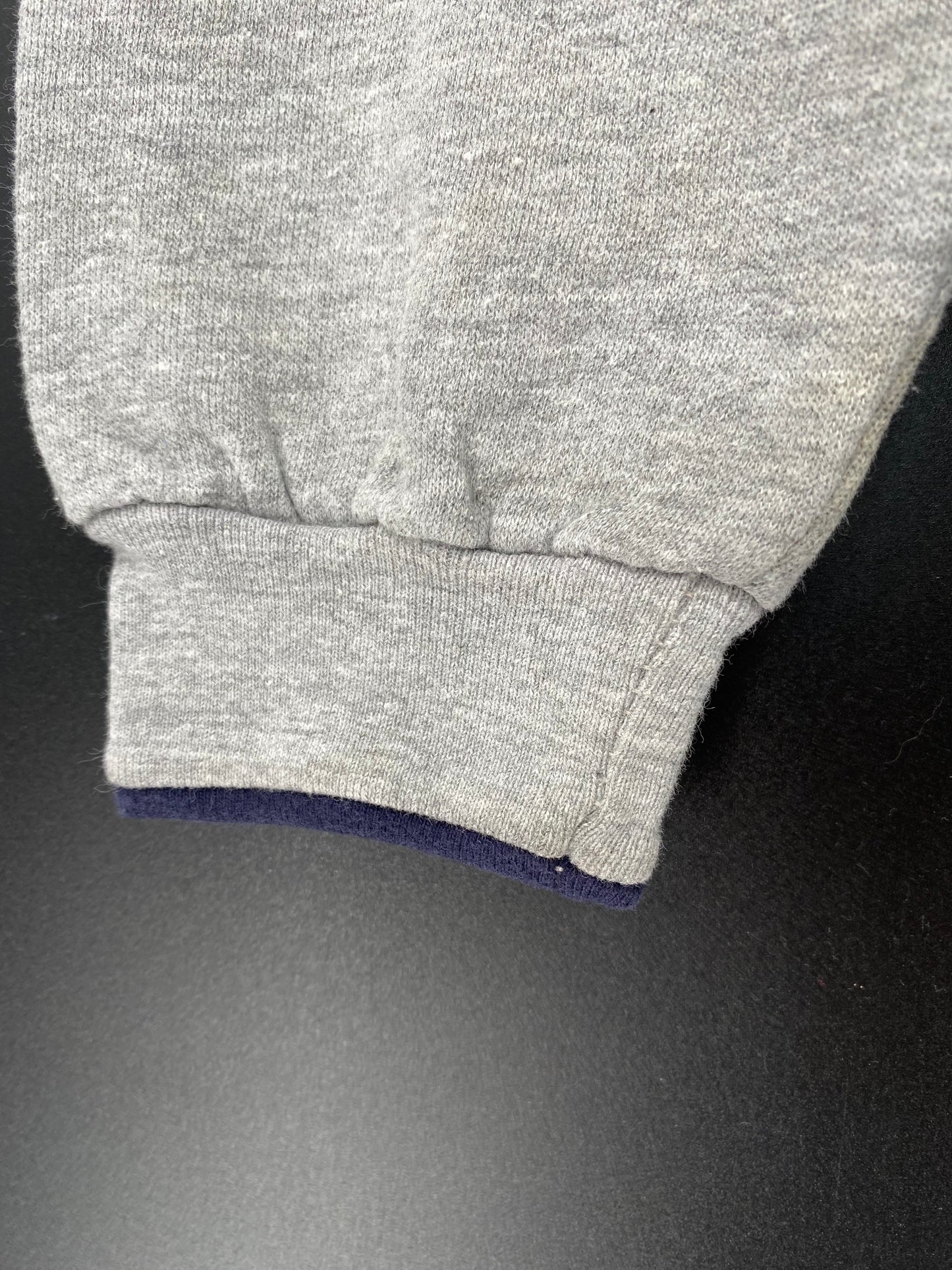 00’ DISNEY WINNIE THE POOH Size L Vintage Sweat-shirt / K2834