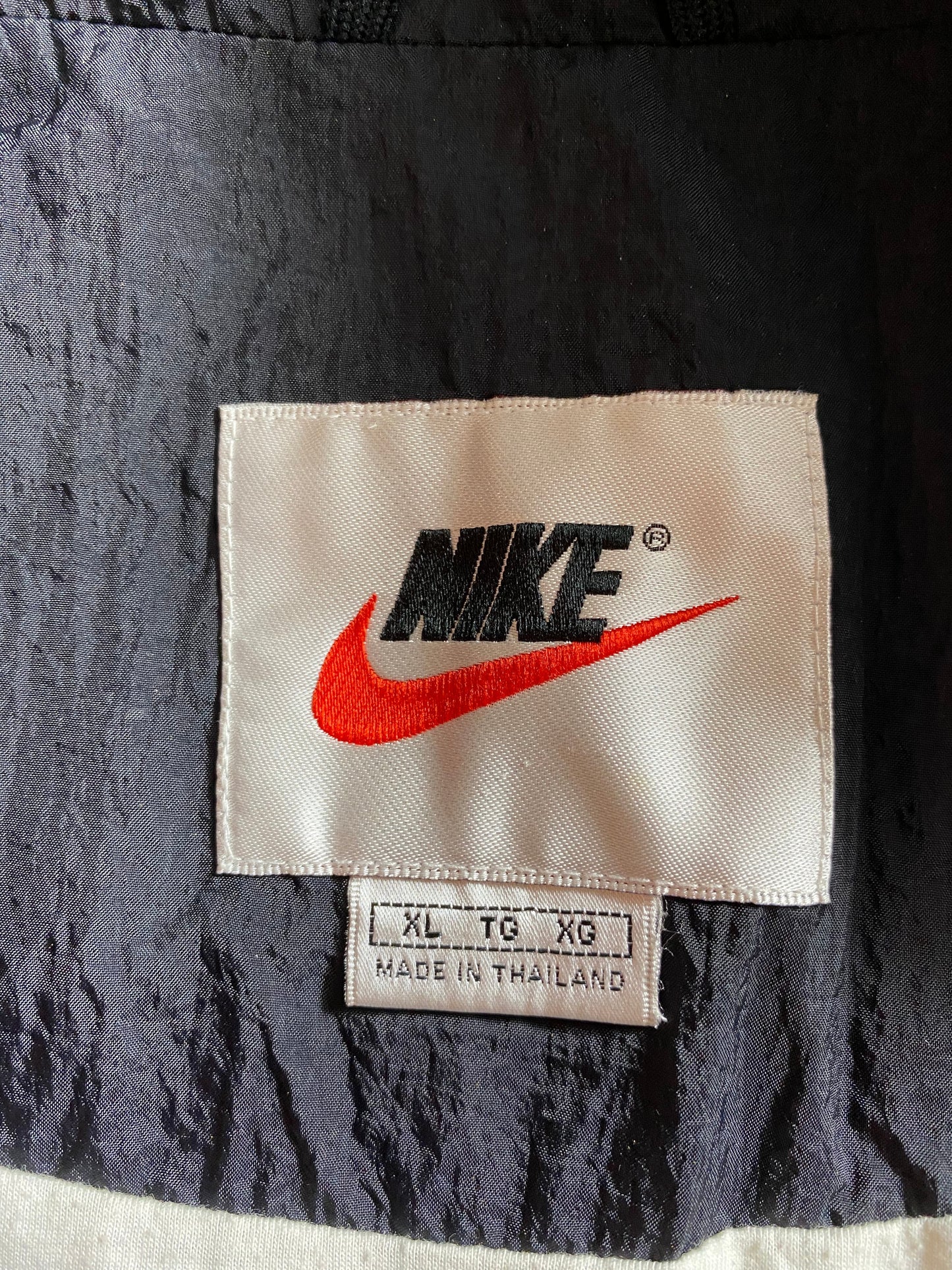 90’s NIKE Size XL Vintage Zip-up Nylon Jacket / A7991