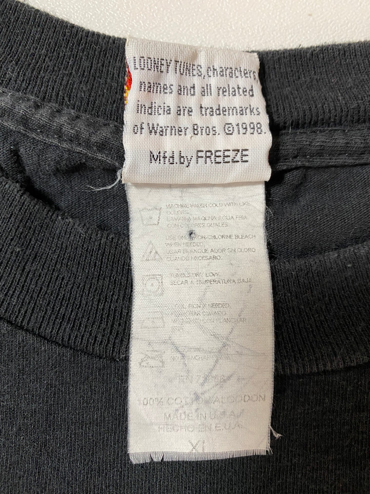 1998 LOONEY TUNES HALLOWEEN Made in USA Size XL Vintage T-shirt / 9396