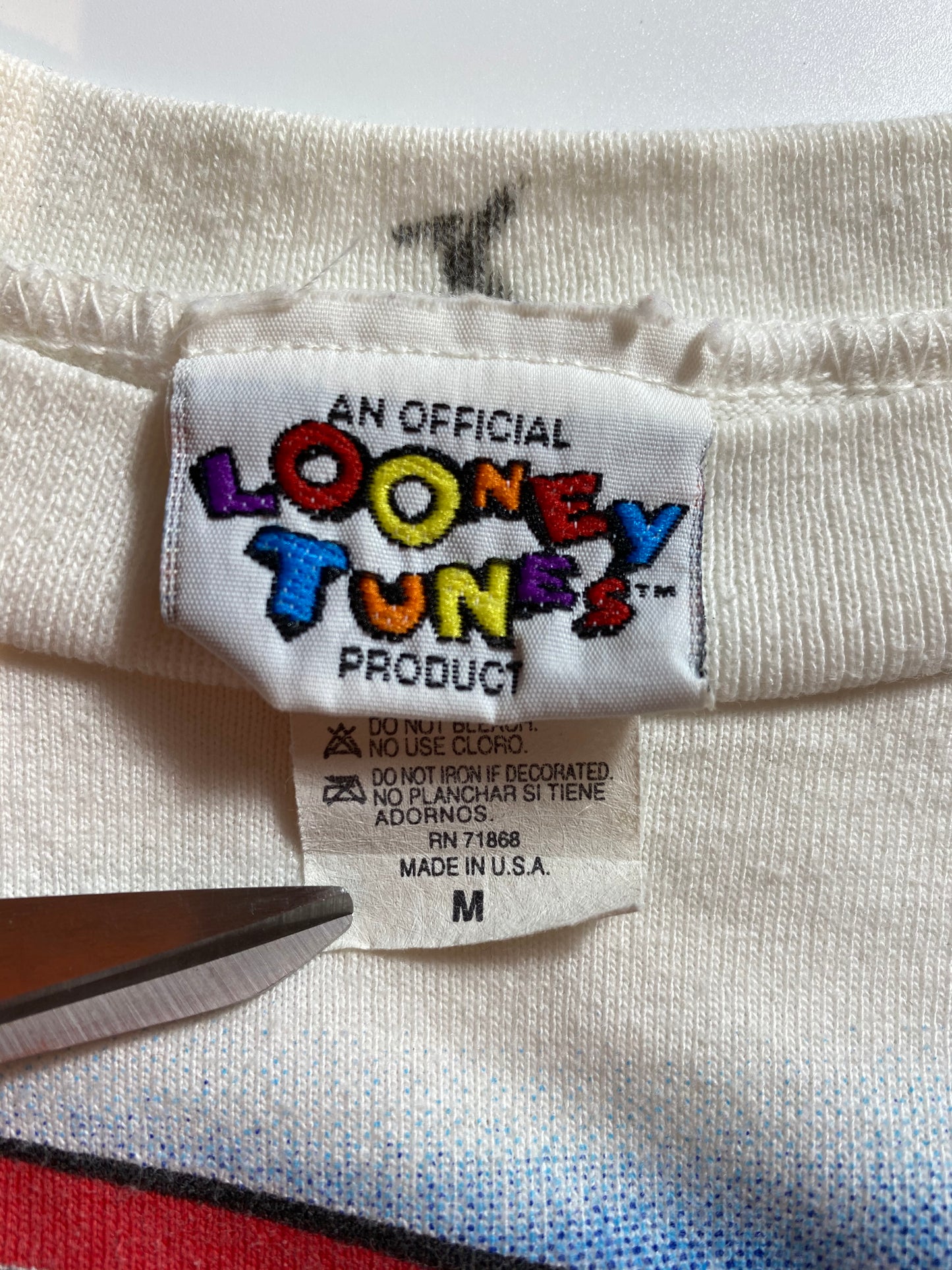 1995 LOONEY TUNES TAZ Made in USA Size M Vintage Long Sleeve T-Shirt / 8921