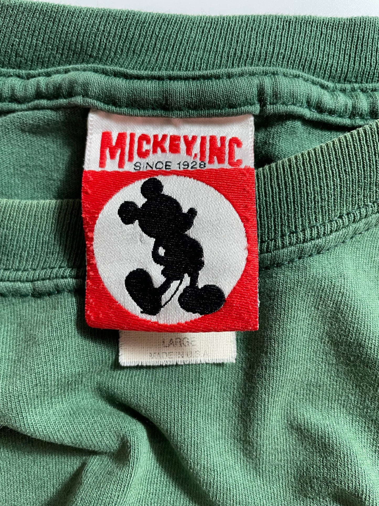 90’s DISNEY MICKEY ANIMAL KINGDOM Made in USA Size L Vintage T-Shirt / A3625