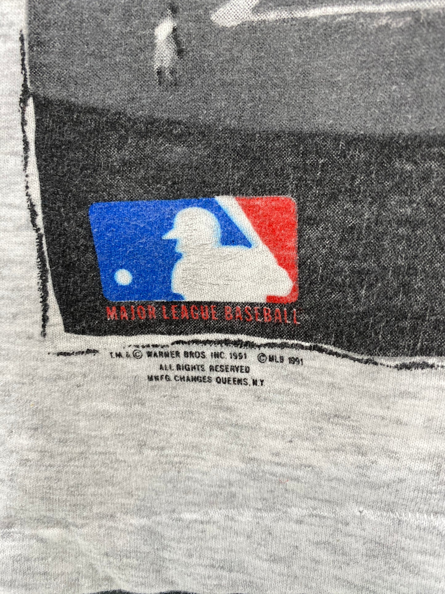 1991 LOONEY TUNES TAZ x MLB Made in USA Size XL Vintage T-shirt  / 8319