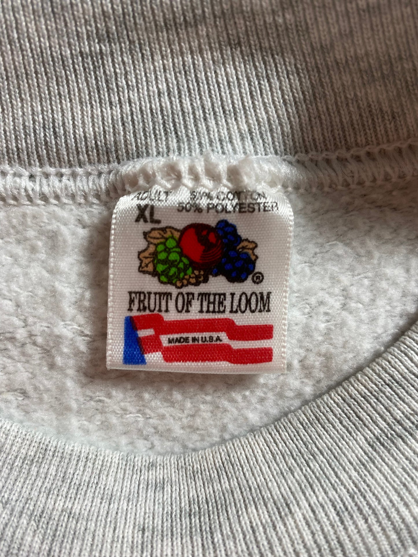.90's LOONEY TUNES TWEETY Made in USA Size XL Vintage Sweat-shirt / E2617S