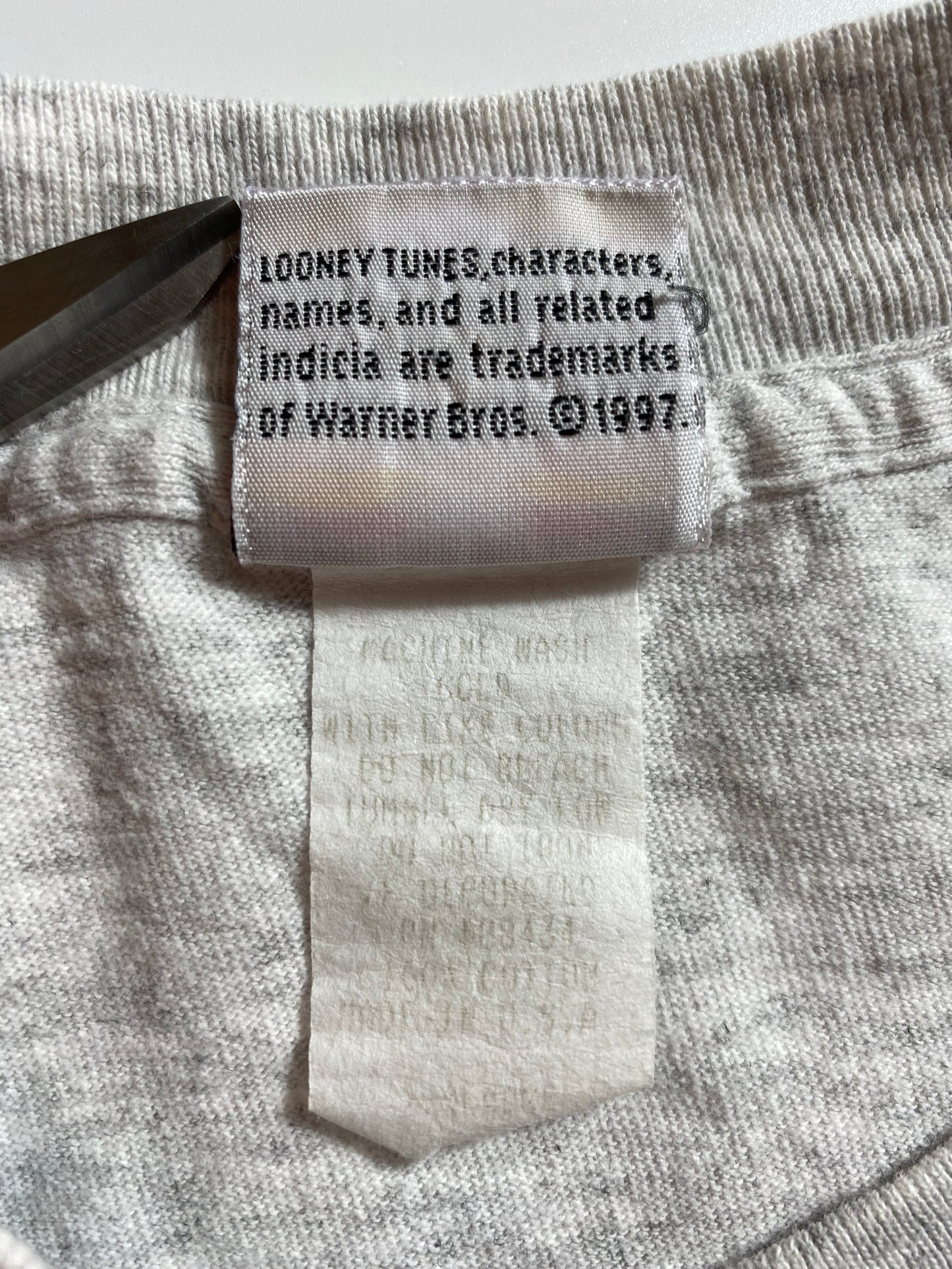 1997 LOONEY TUNES TWEETY Made in USA Size XXL Vintage T-shirt / K8608