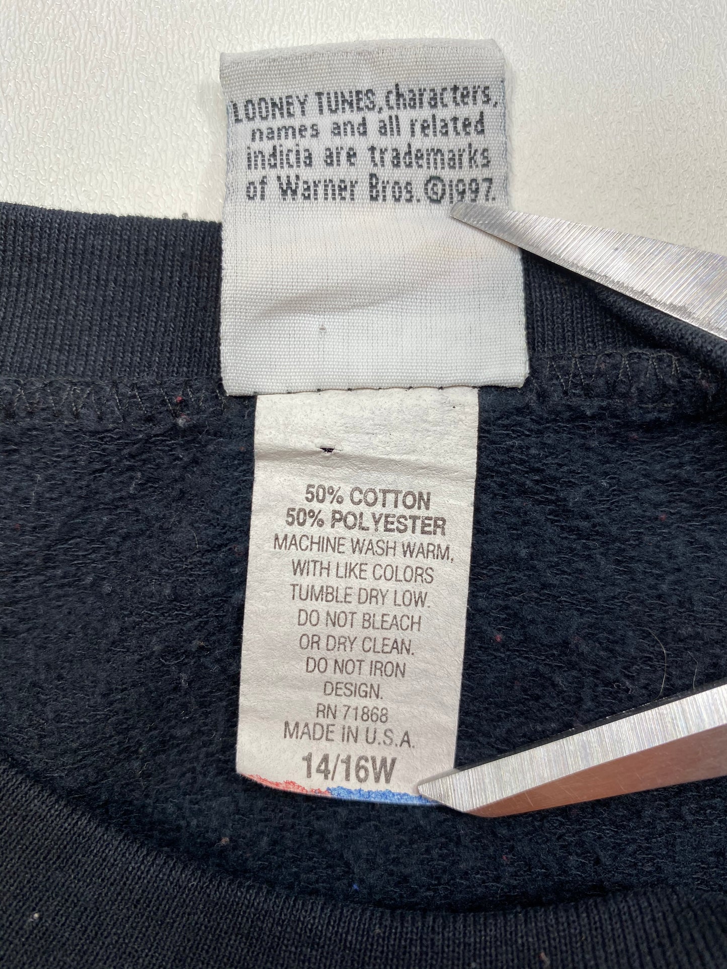 90’s Looney Tunes Tweety Made in USA Size Approx.XL Vintage Sweat-Shirt / 5518