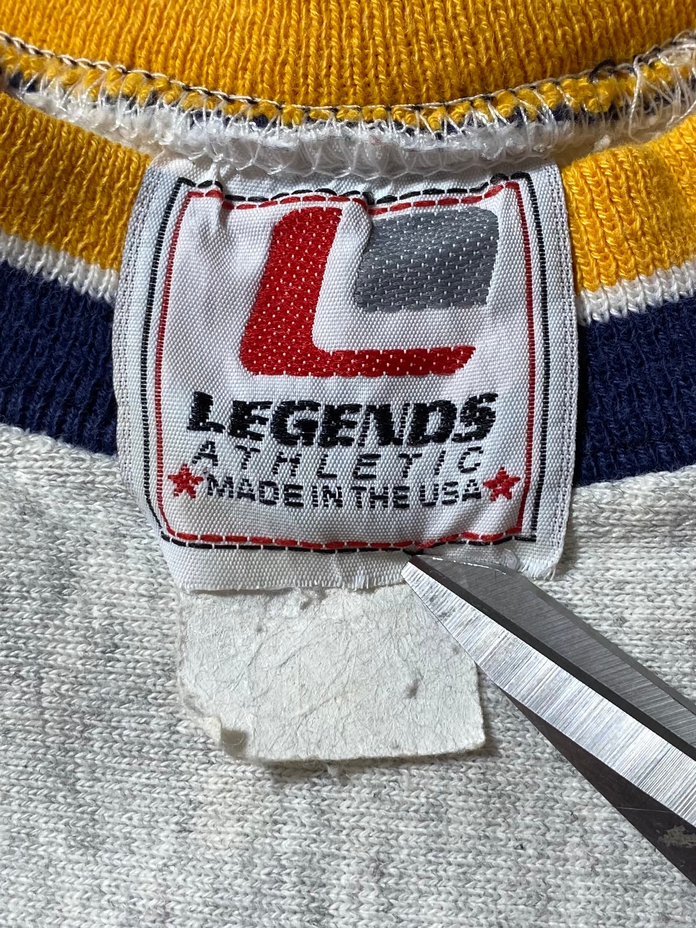 90’s UNIVERSITY OF NOTRE DAME Made in USA Size No Tag (Approx. XL) Vintage Sweat-shirt / 8990