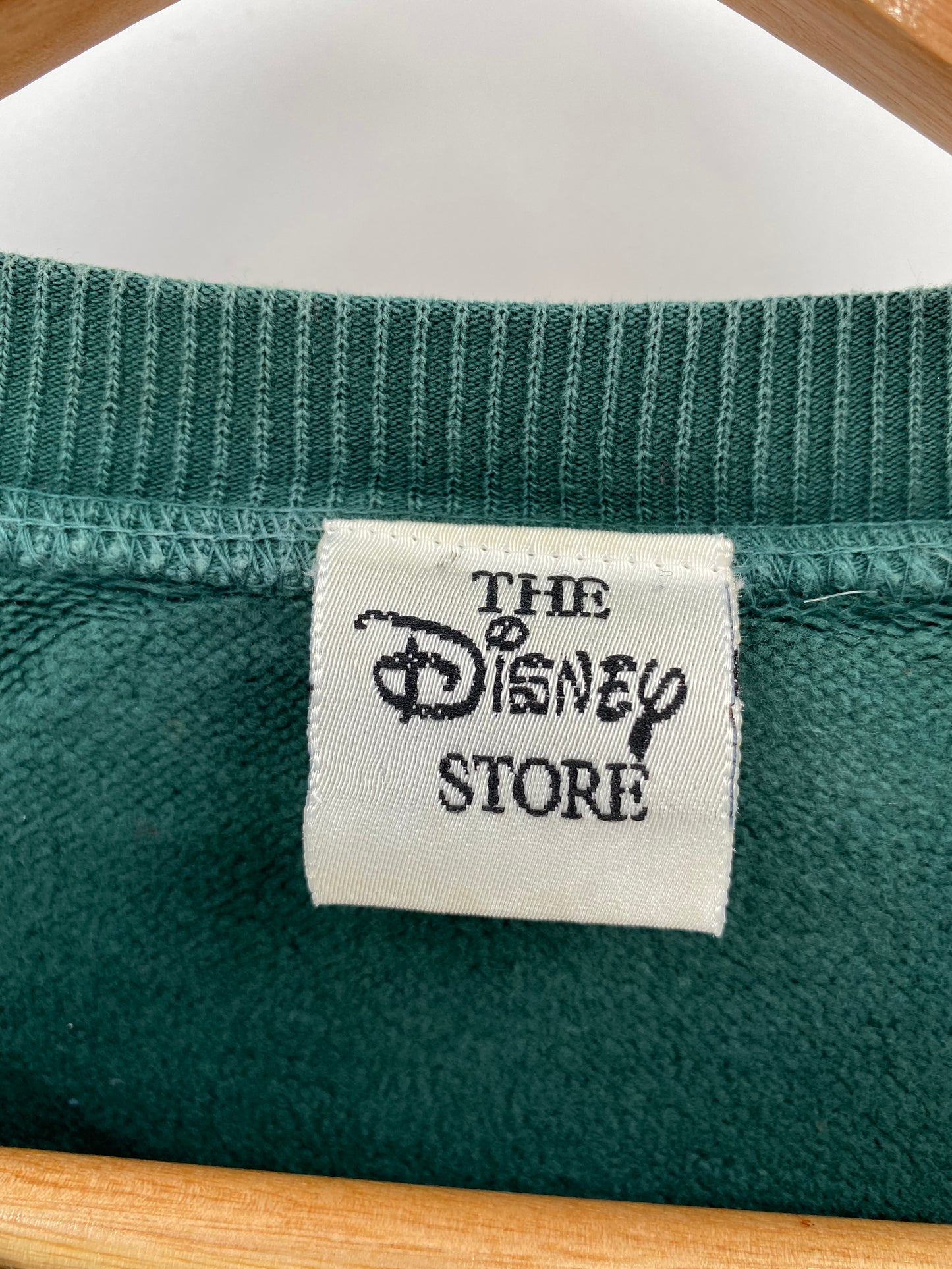 00' DISNEY WINNIE THE POOH Made in USA Size XL Vintage Sweat-shirt / K2807