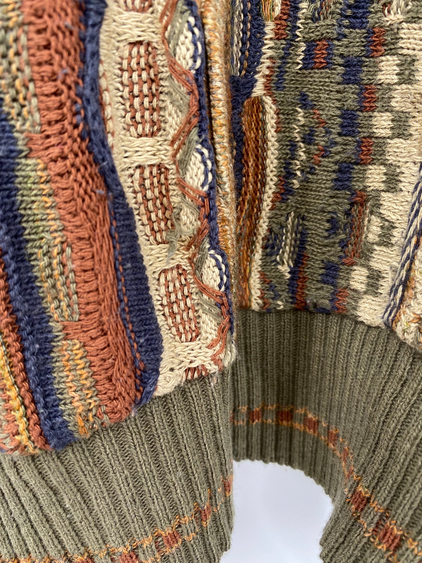 Vintage 3D Coogi-Style Size XL Knit Sweater / 9819