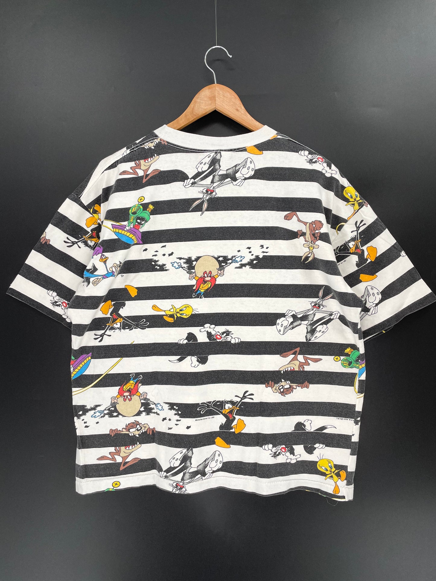 1994 Looney Tunes All Over Print Made in USA Vintage Short Length T-Shirt / K199