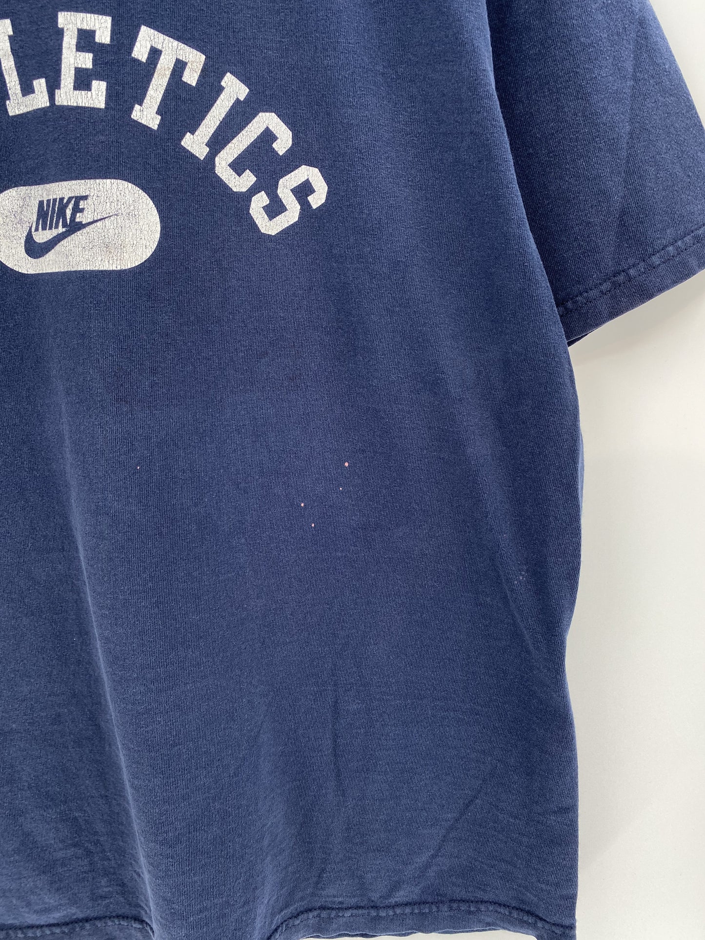 00’ NIKE ATHLETICS Size S Vintage T-shirt / K6469