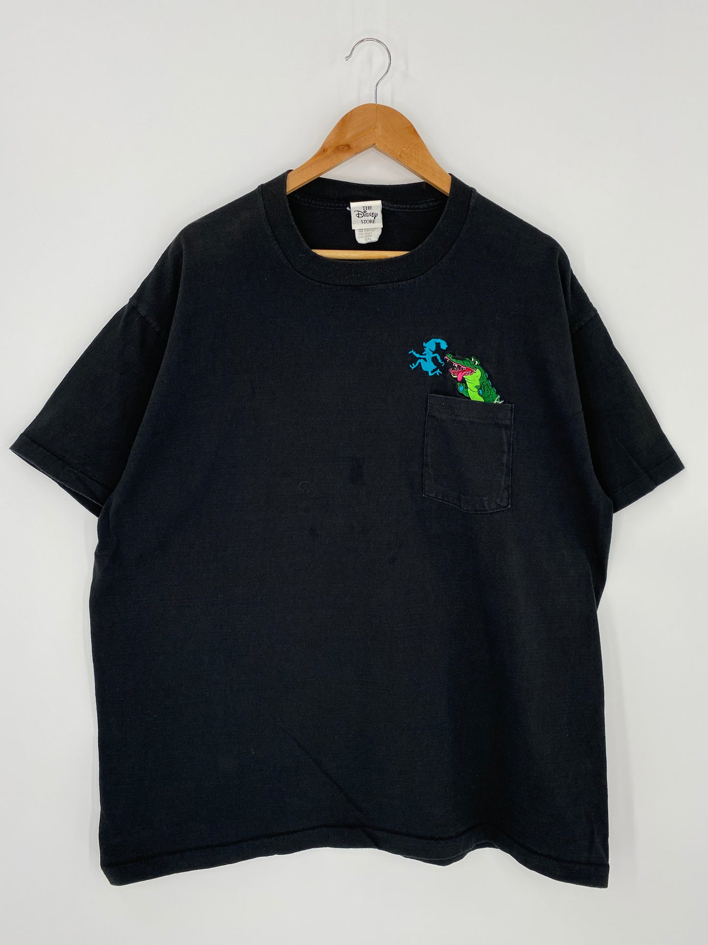 00’ DISNEY TICK-TOCK the CROCODILE Made in USA Size XXL Vintage T-Shirt / 8551
