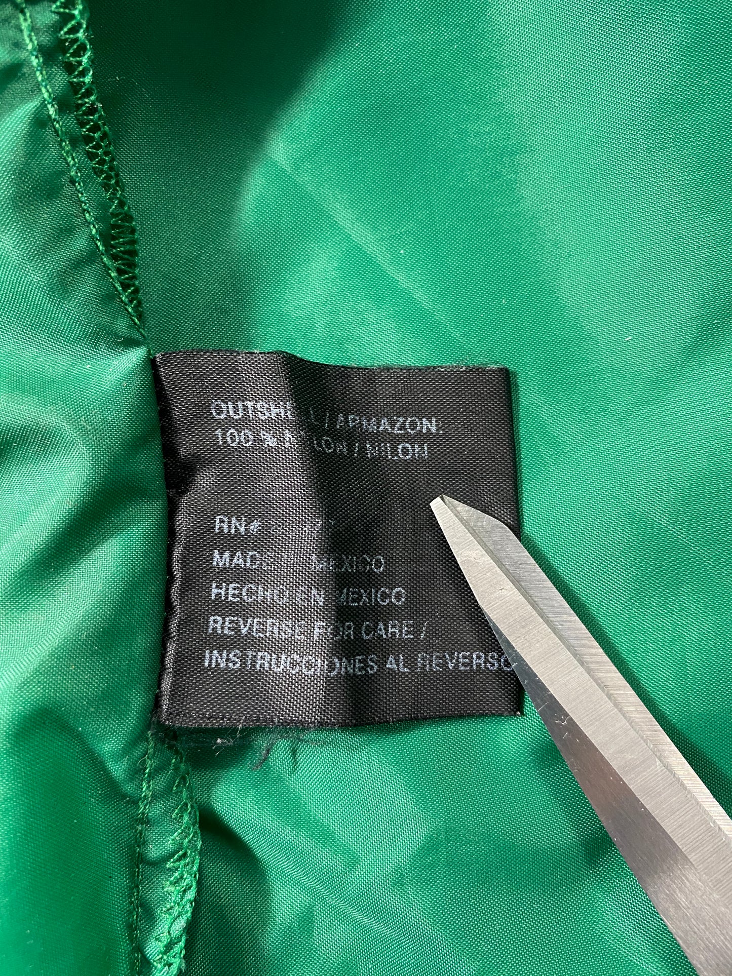 90’s DISNEY Mickey Size XXL Vintage Nylon Jacket  / 6835