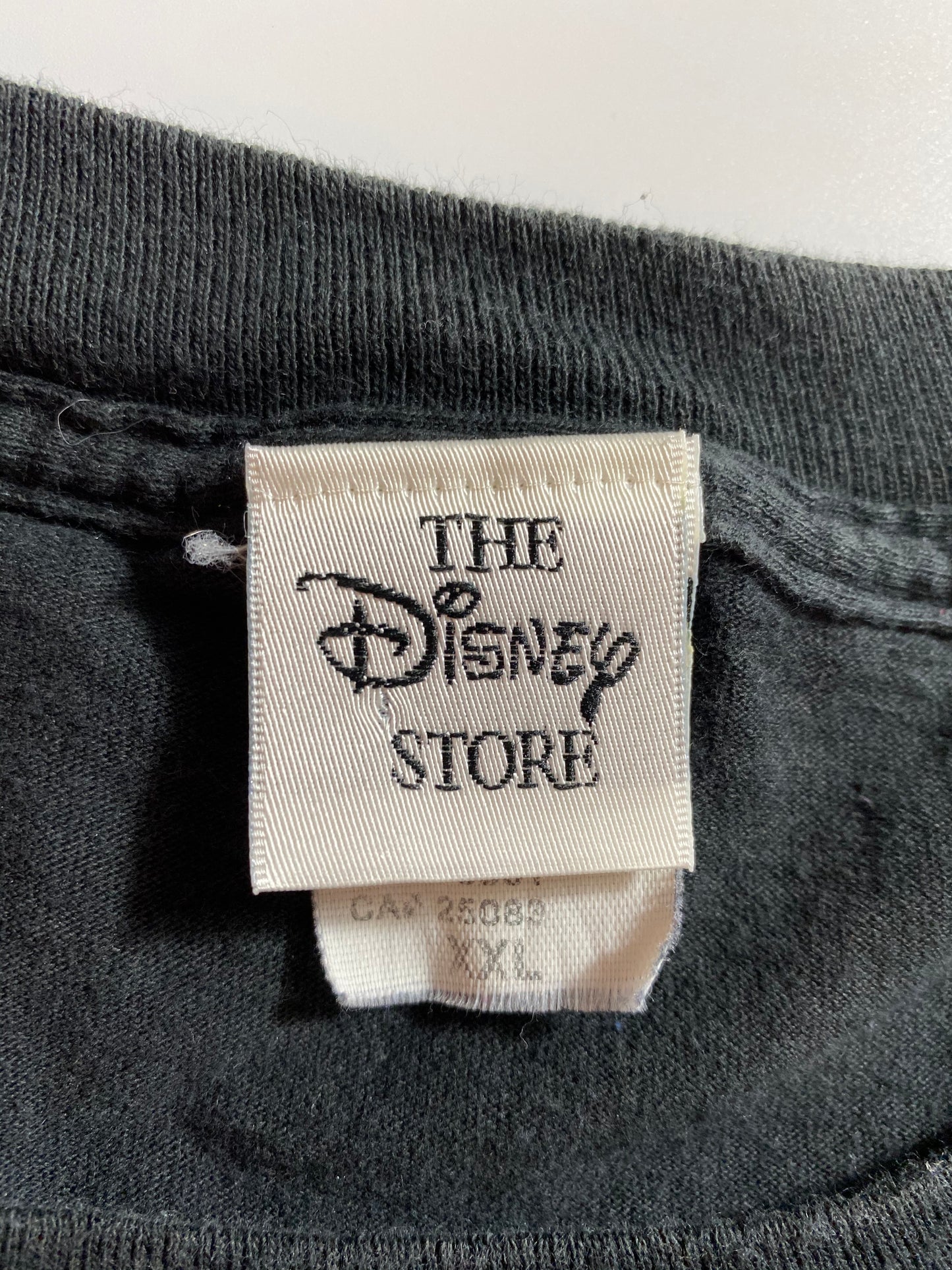 00’ DISNEY TICK-TOCK the CROCODILE Made in USA Size XXL Vintage T-Shirt / 8551