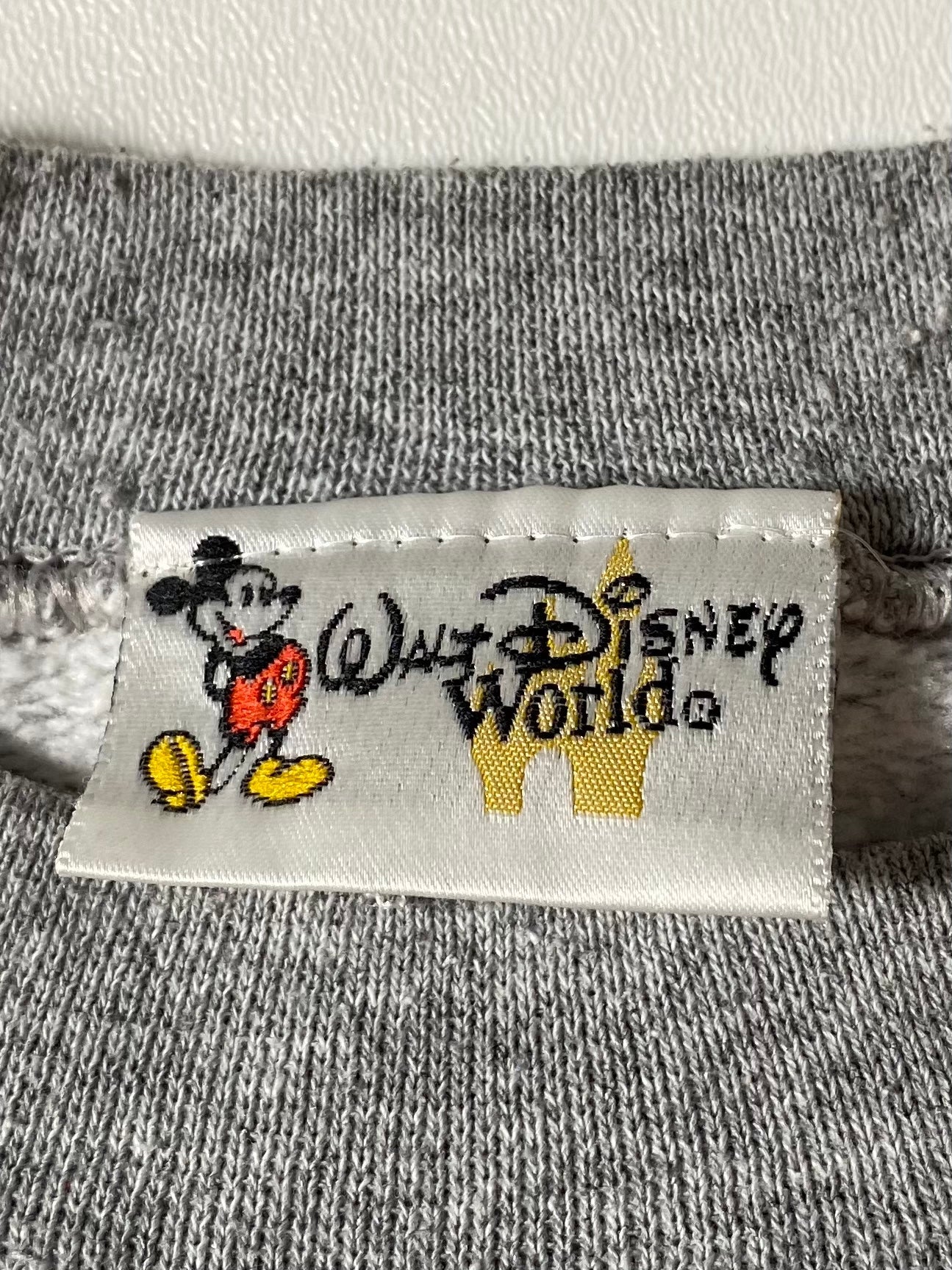 00’ DISNEY FANTASMIC Made in USA Size M Vintage Sweat-shirt / K8330