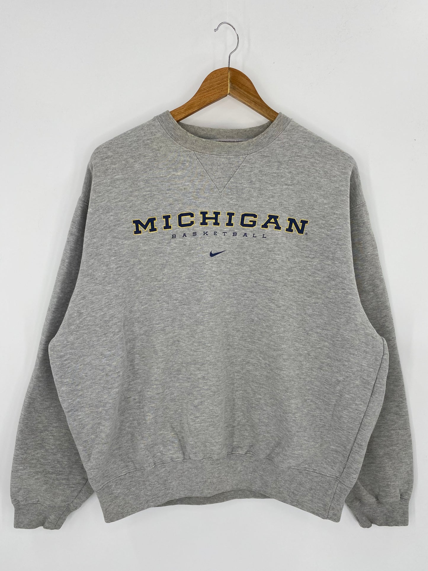 00’ NIKE MICHIGAN BASKETBALL Size M Vintage Sweat-shirt / 7936
