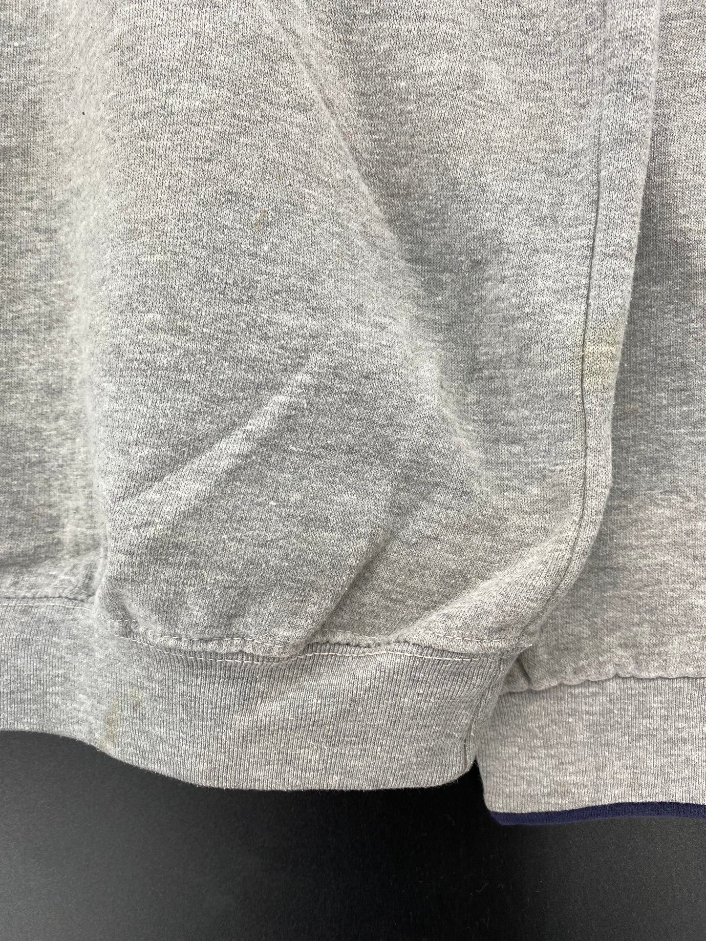 00’ DISNEY WINNIE THE POOH Size L Vintage Sweat-shirt / K2834