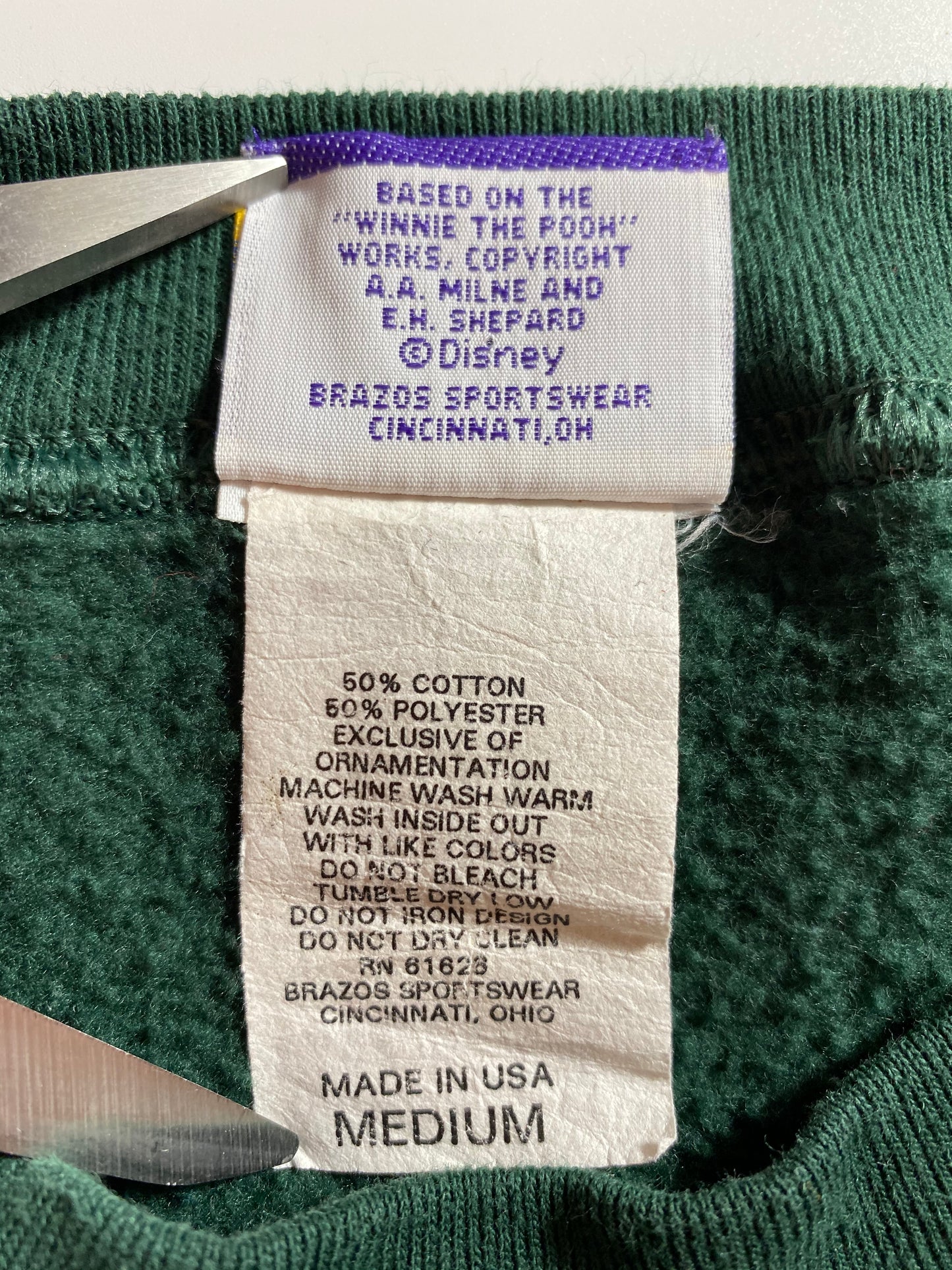 90’s DISNEY POOH Made in USA Size M Vintage Sweat-shirt / 8875