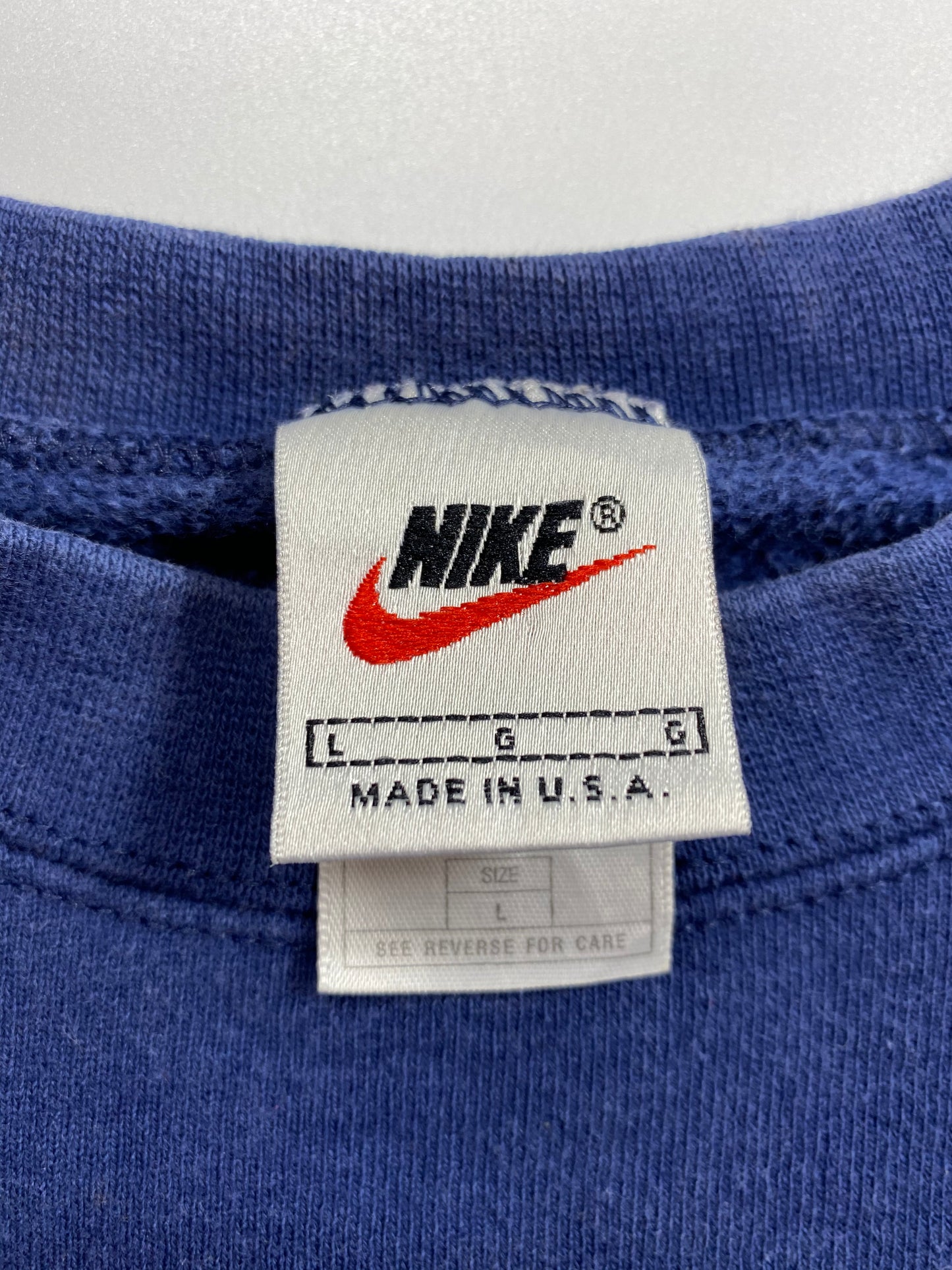 90’s NIKE Mini Swoosh Faded Made in USA Size L Vintage Sweat-shirt / 6865