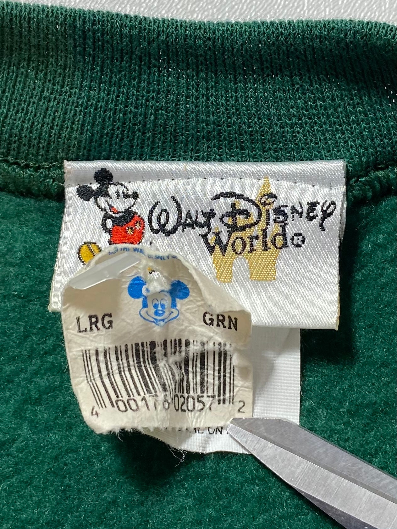 00’ Dead Stock WALT DISNEY WORLD Made in USA Size L Vintage Sweat-shirt / 8791