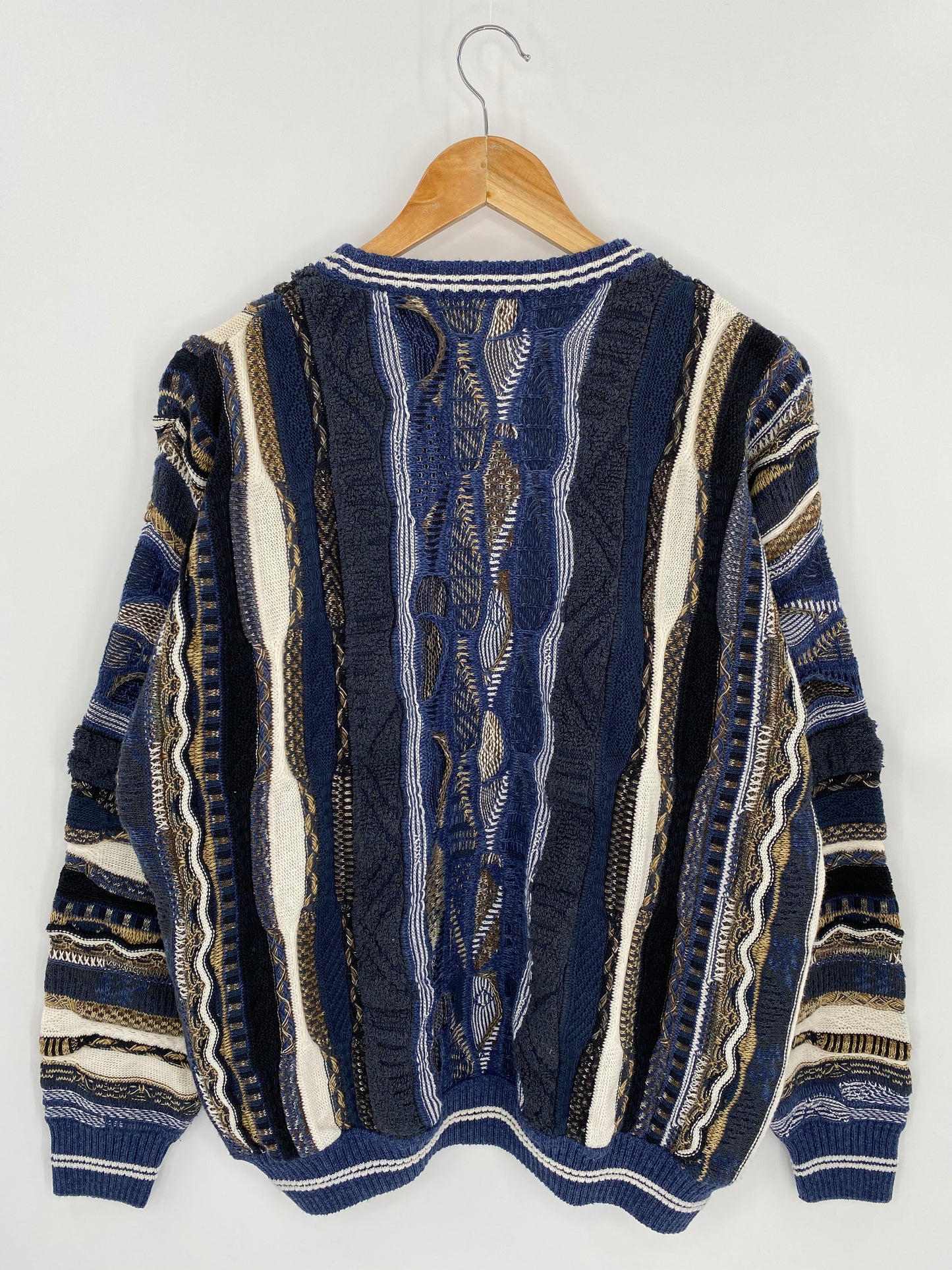 Vintage 3D Coogi-Style Size L Knit Sweater / 7039