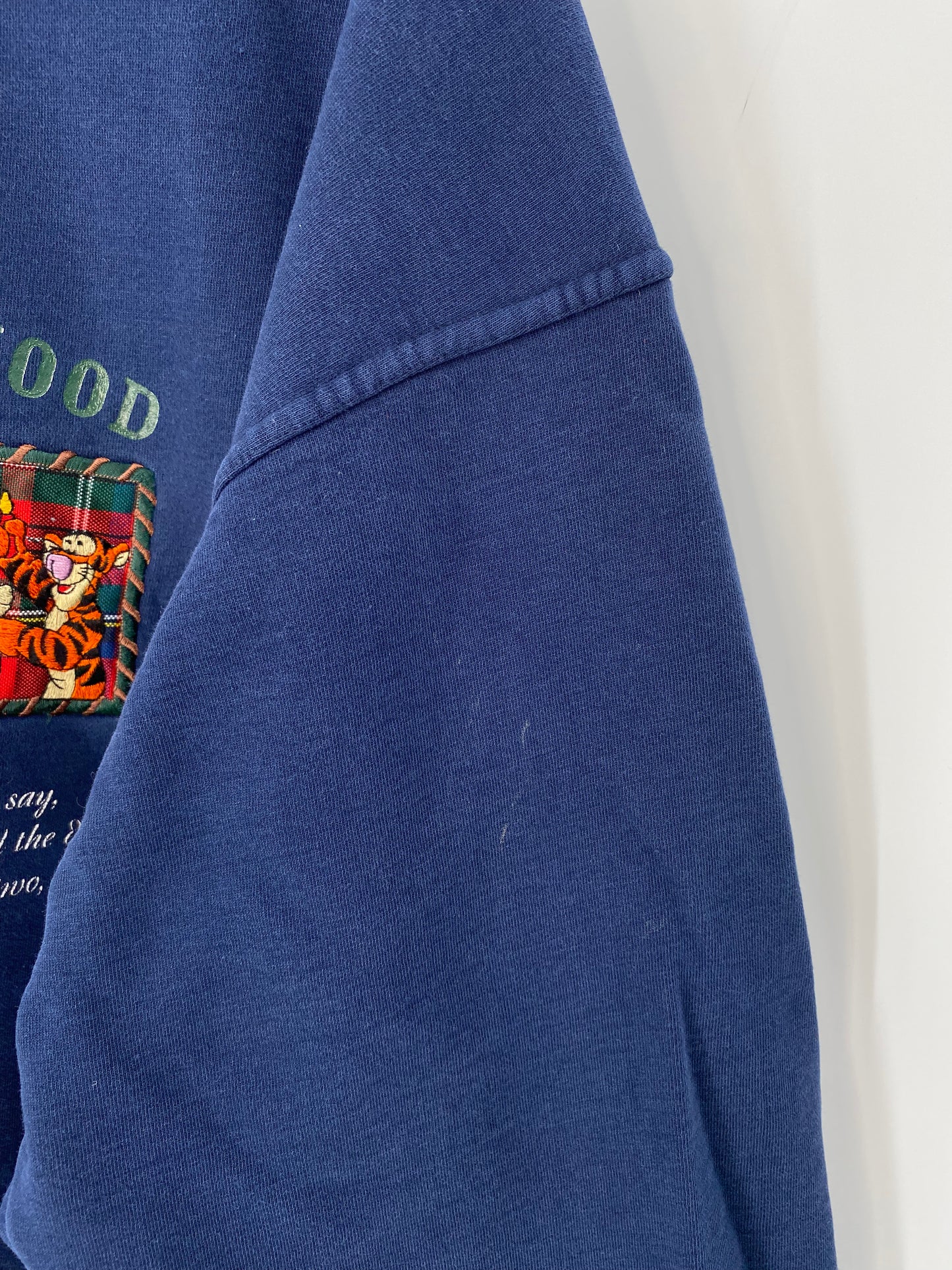 00’ DISNEY POOH HUNDRED-ACRE WOOD Size XL Vintage Sweat-shirt / 9423