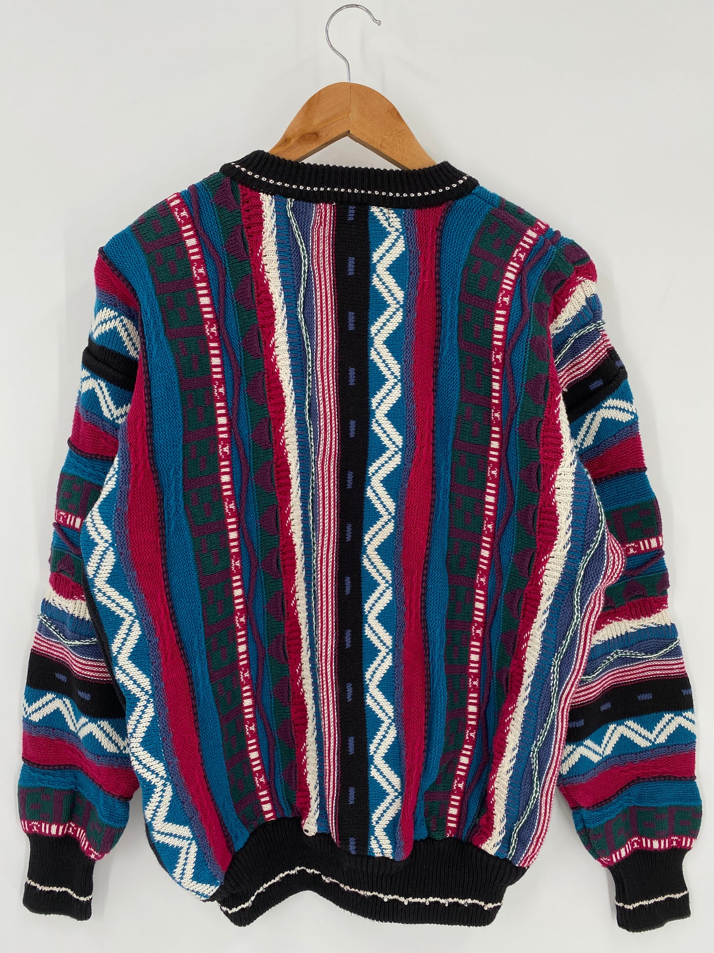 Vintage 3D Coogi-Style Size M Knit Sweater / 9778