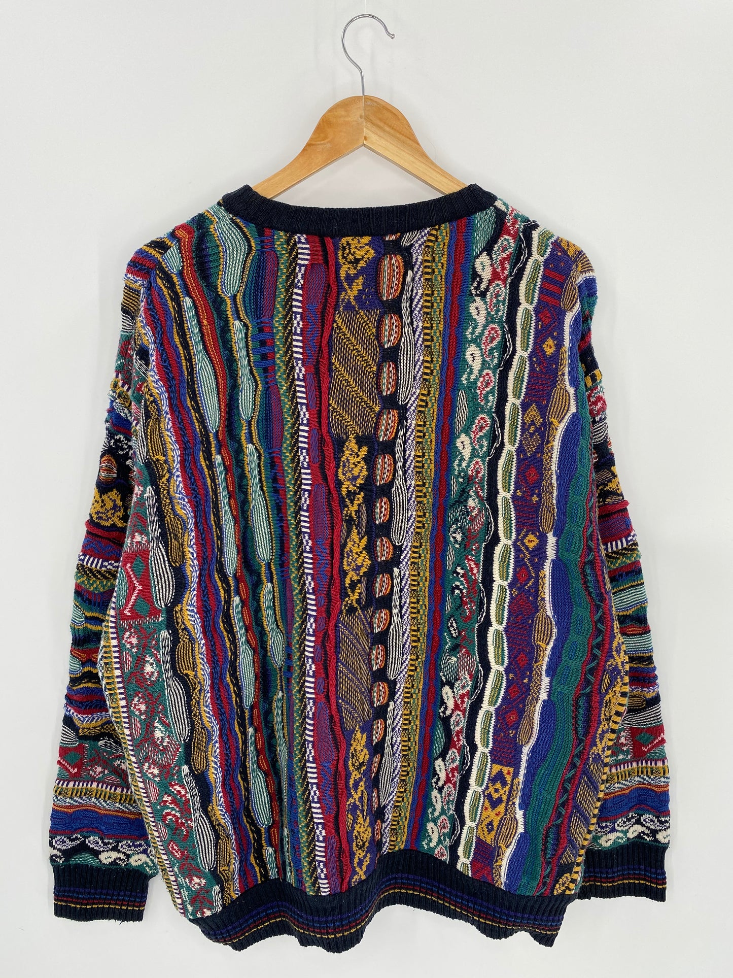 Vintage 3D Coogi-Style Size XL Knit Sweater / 7043