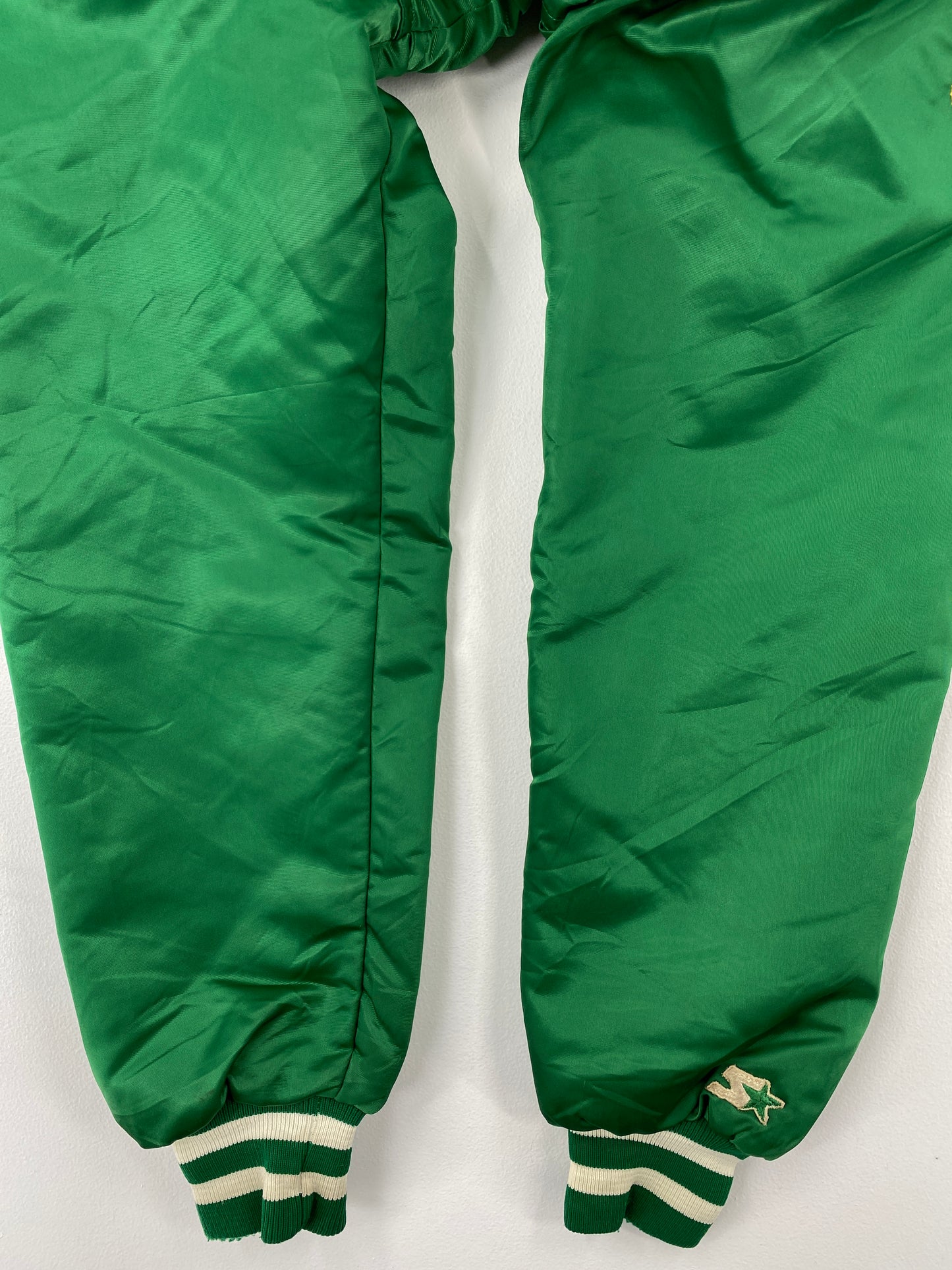 90’s STARTER x CELTICS Made in USA Size XL Vintage NBA Button down Nylon Jacket / A9451