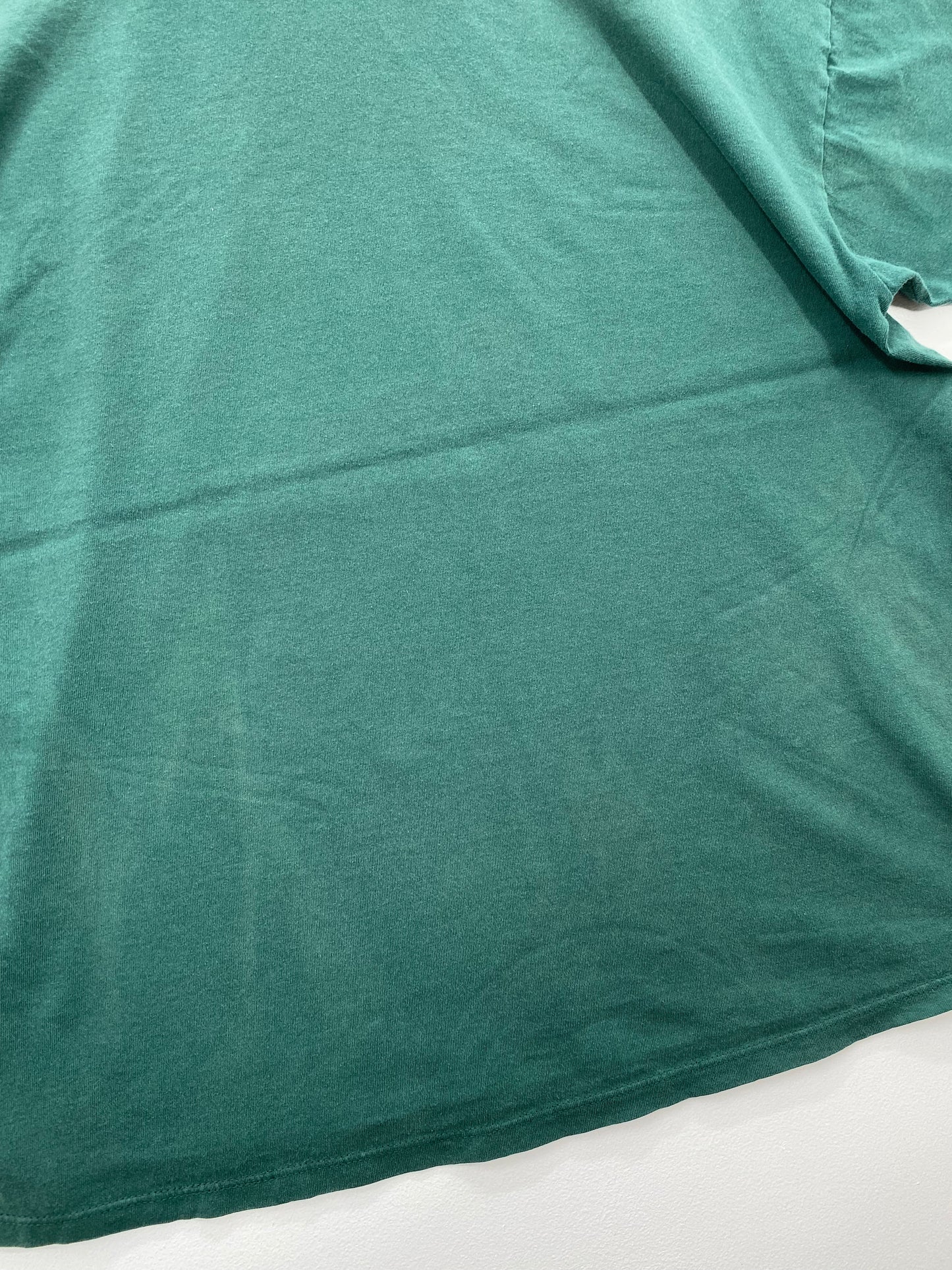 90's HOOTERS ATHLETICS Made in USA Size XL Vintage T-Shirt / A1372