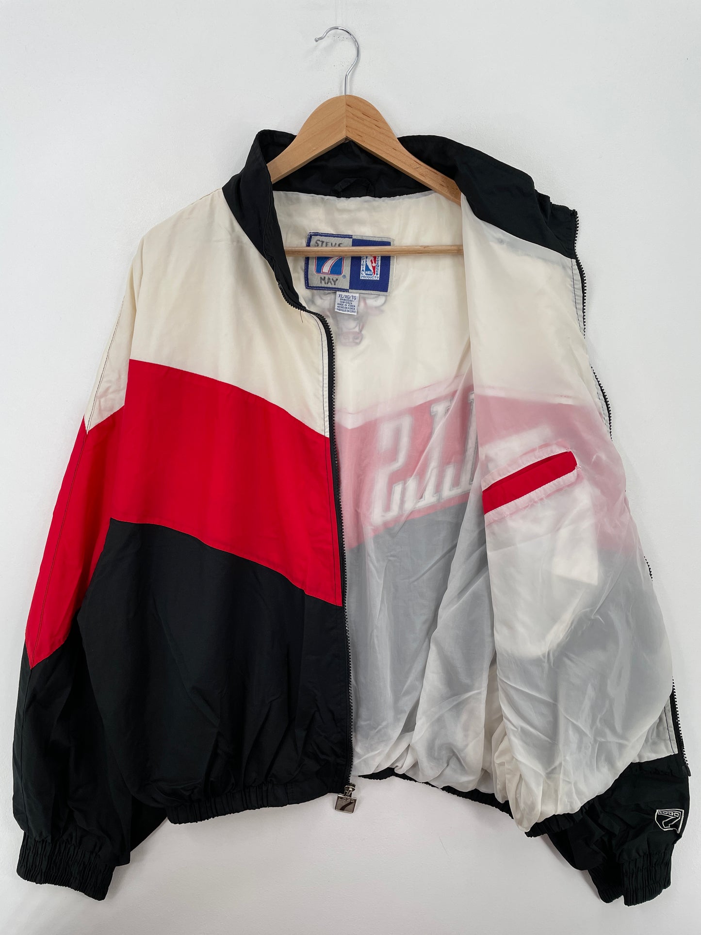 90's STARTER x CHICAGO BULLS Size XL Vintage NBA Nylon Jacket / A6839