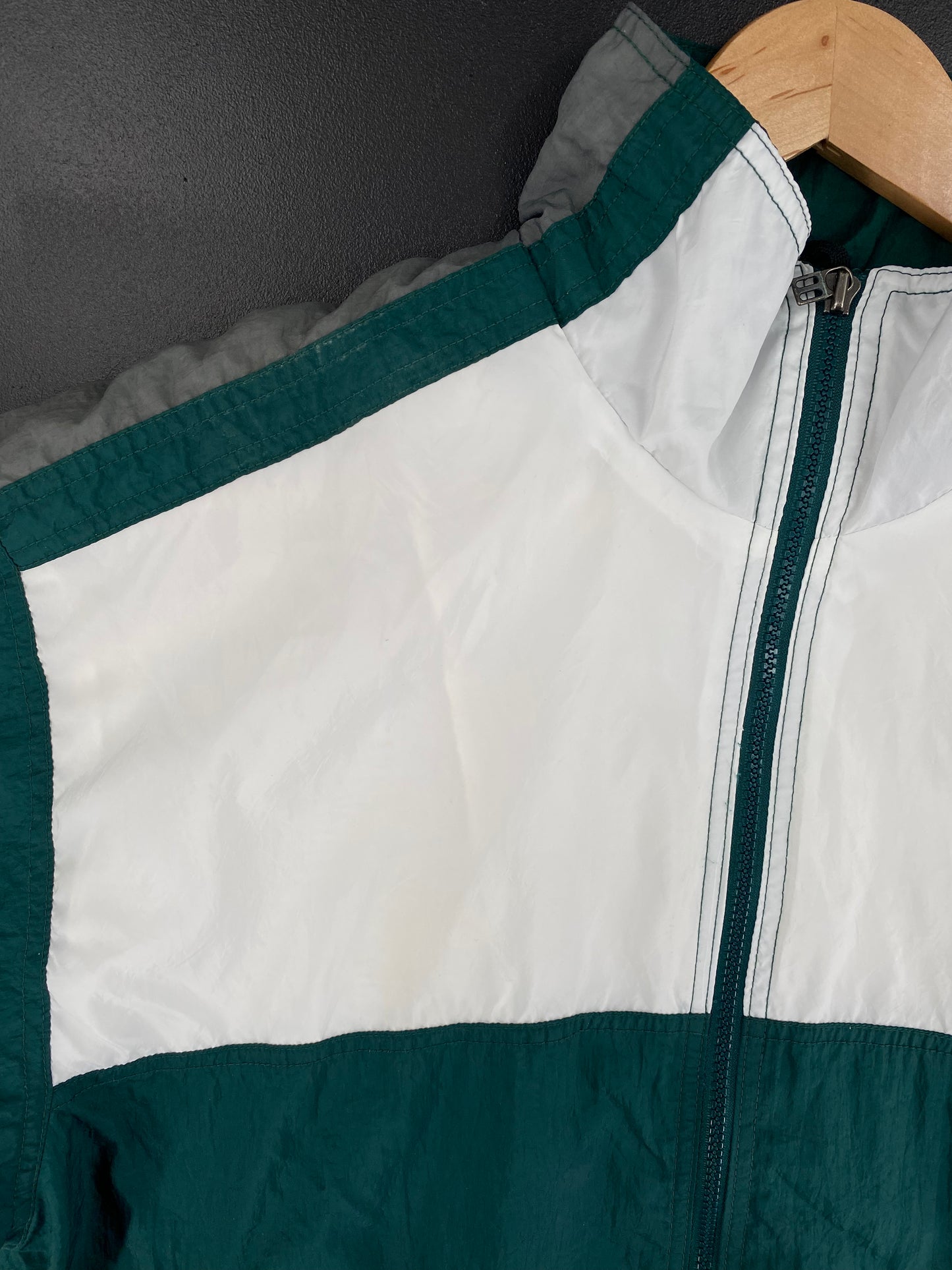 90’s NIKE Size M Vintage Nylon Jacket / A339