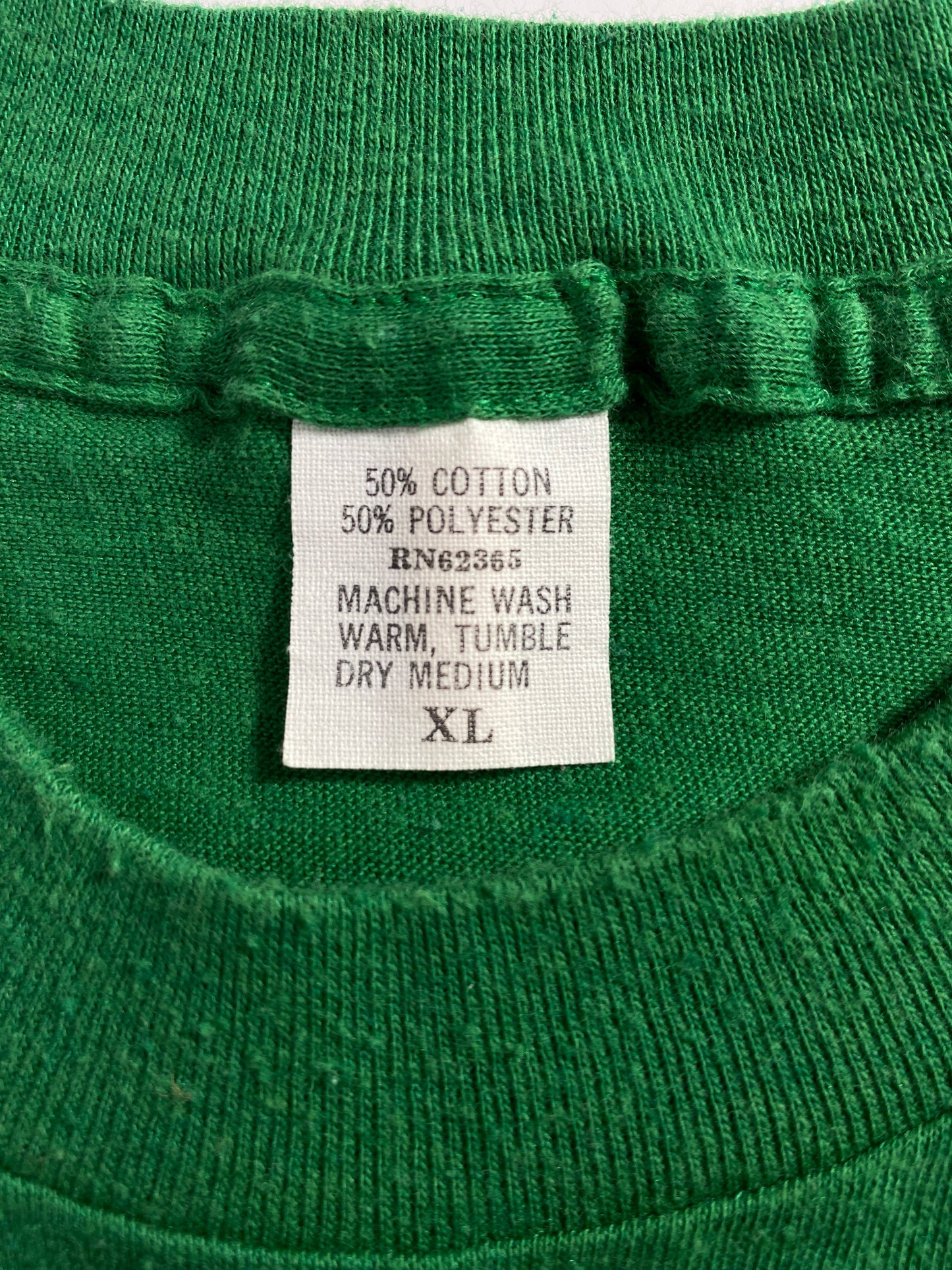 1986 BOSTON CELTICS Size XL Vintage NBA T-Shirt / A5767