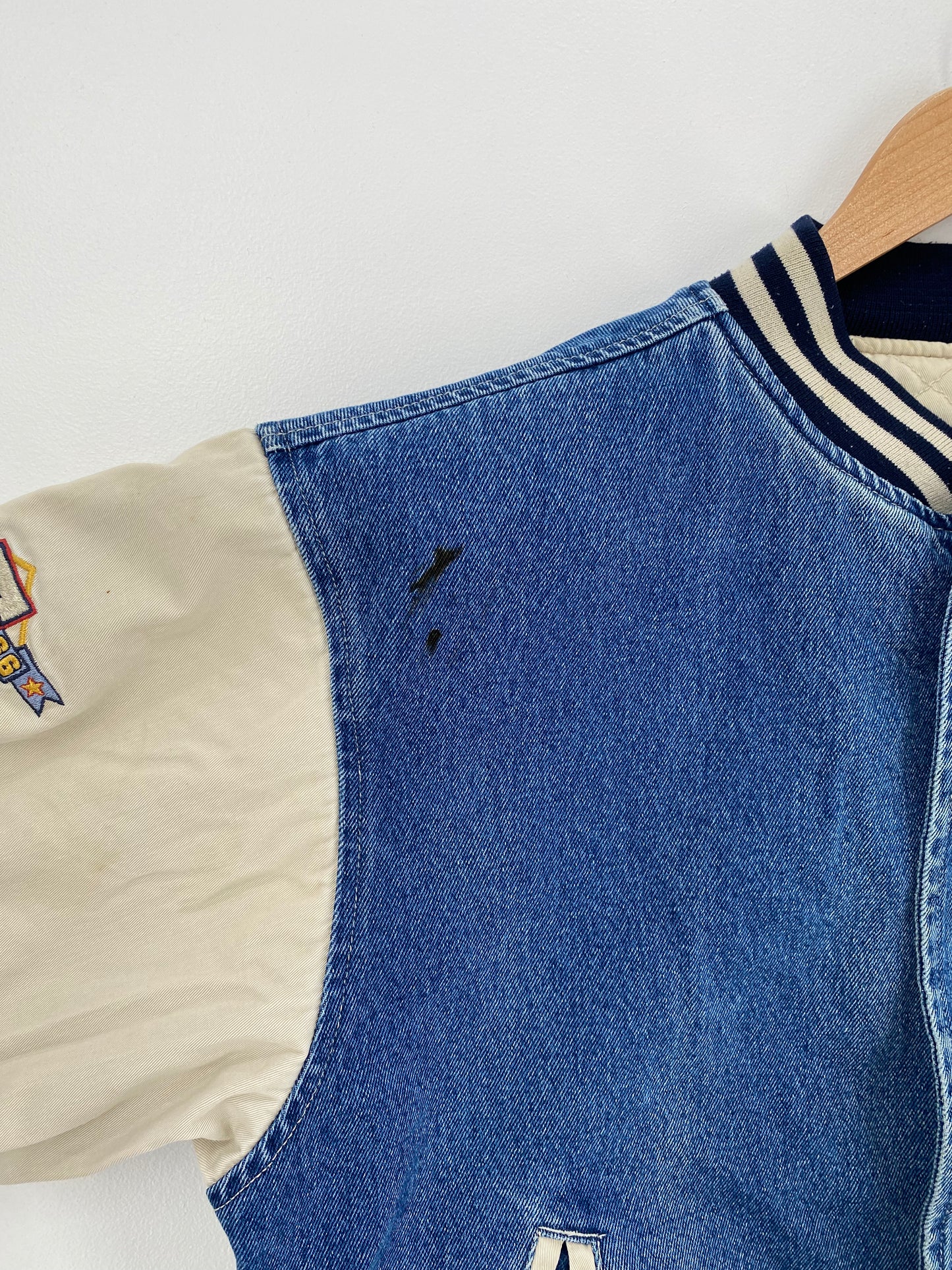 00’ DISNEY EEYORE Size M Denim Jacket / A983