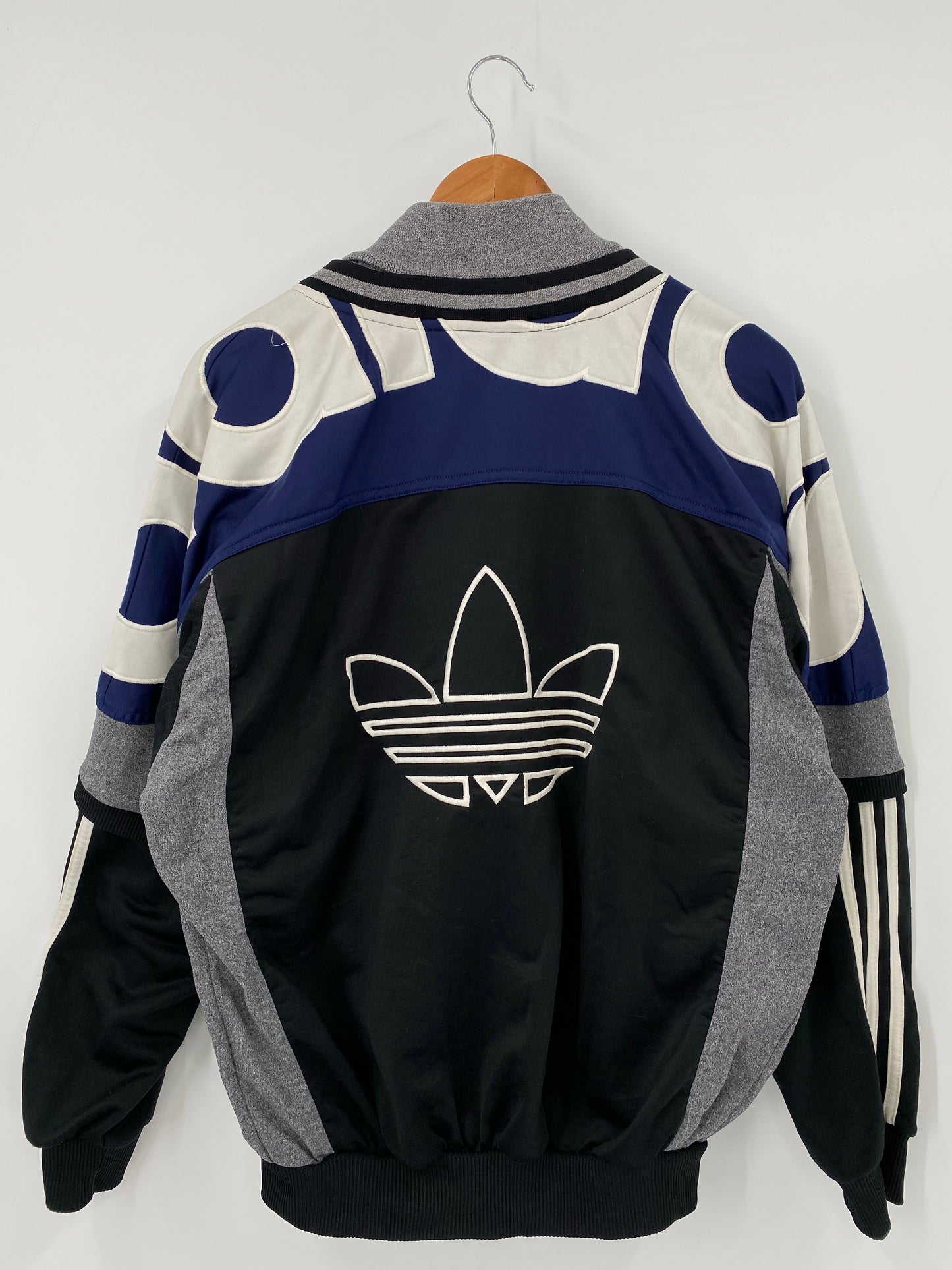 90’s Euro ADIDAS Size M Vintage Jersey / K4375