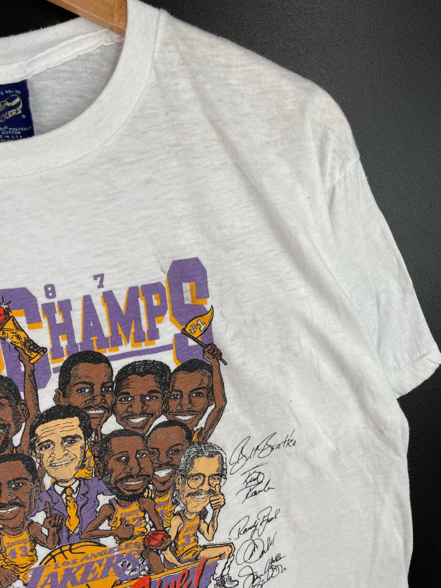 1987 LOS ANGELES LAKERS Made in USA Size XL Vintage NBA T-Shirt / A9290