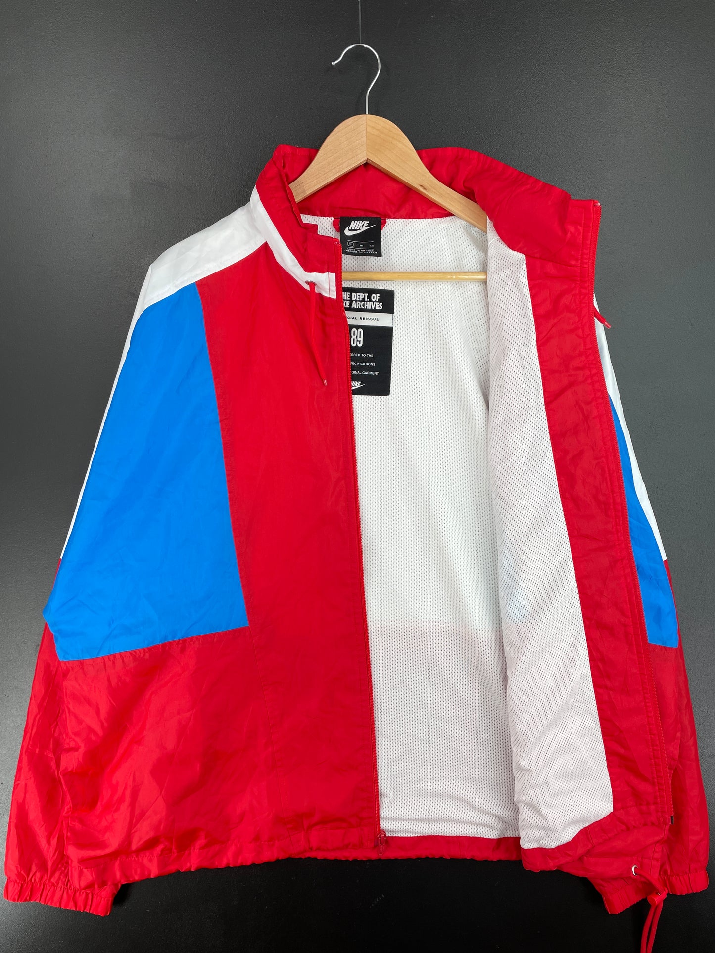 Vintage NIKE Size XL Vintage Nylon Jacket / E4494N