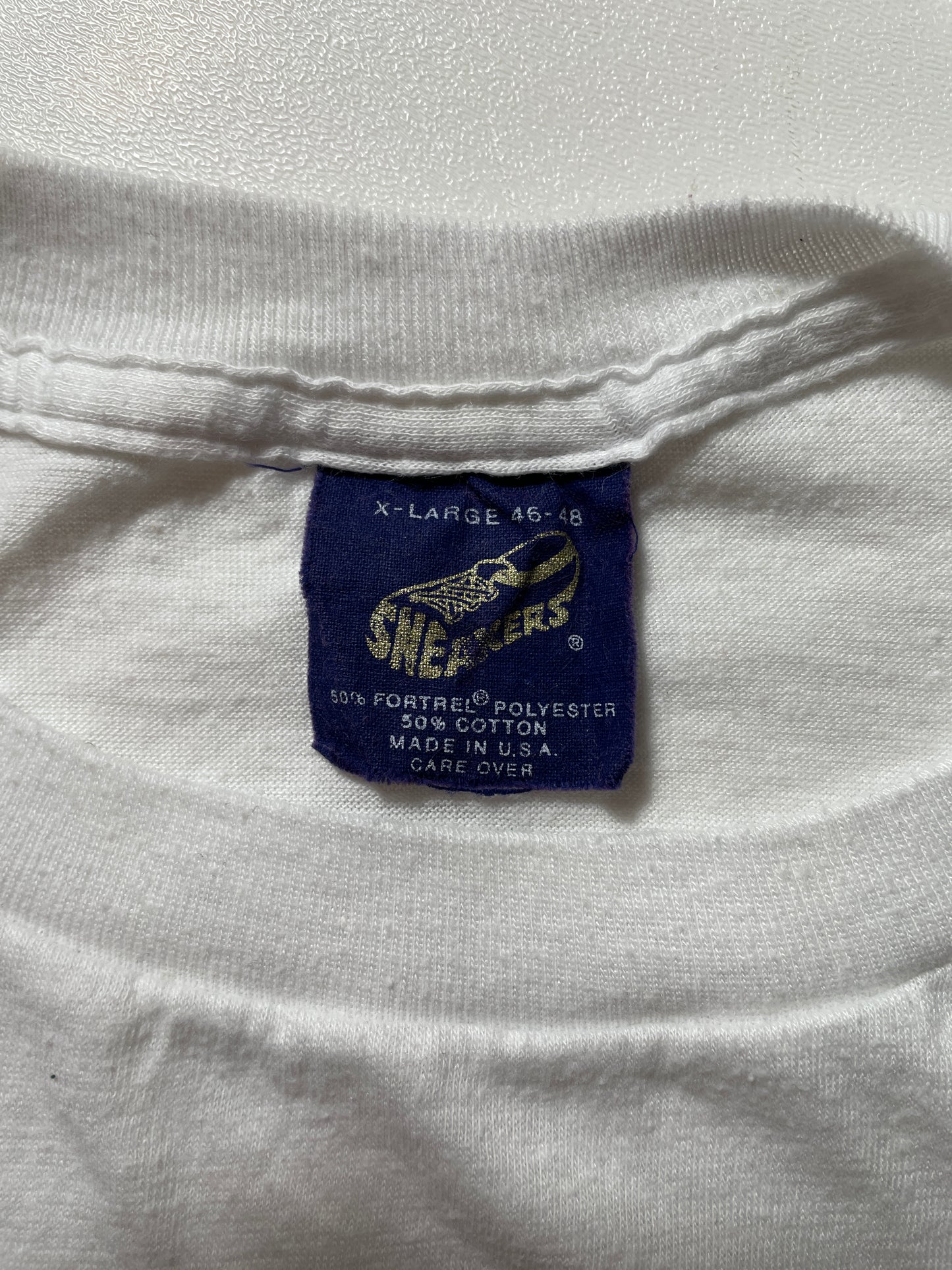 1987 LOS ANGELES LAKERS Made in USA Size XL Vintage NBA T-Shirt / A9290