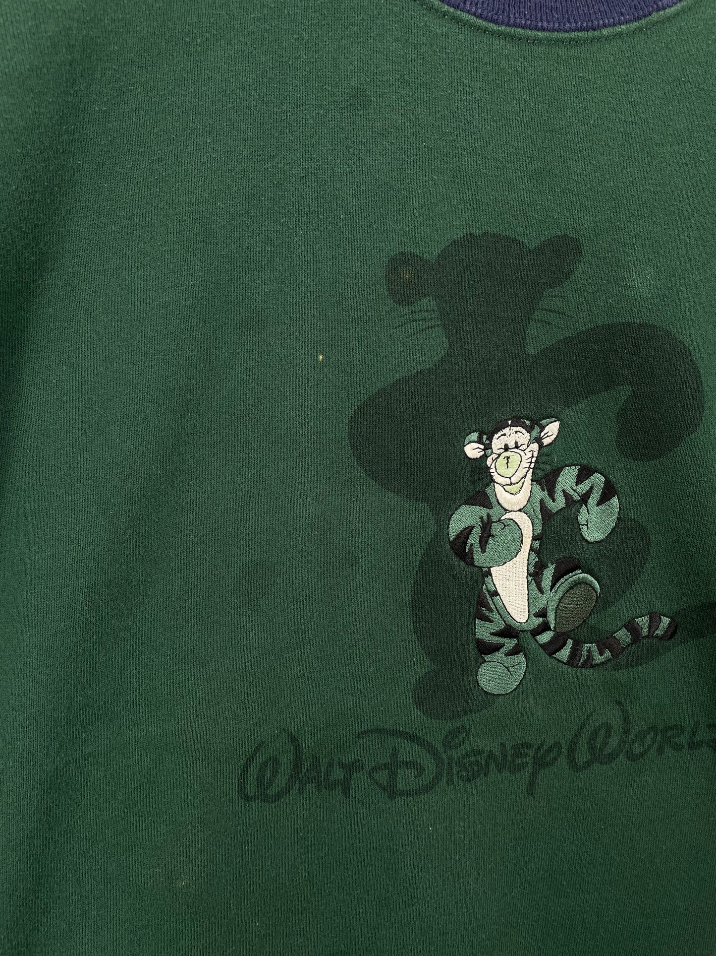 00’ DISNEY TIGGER Made in USA Size L Vintage Sweat-Shirt / A1235