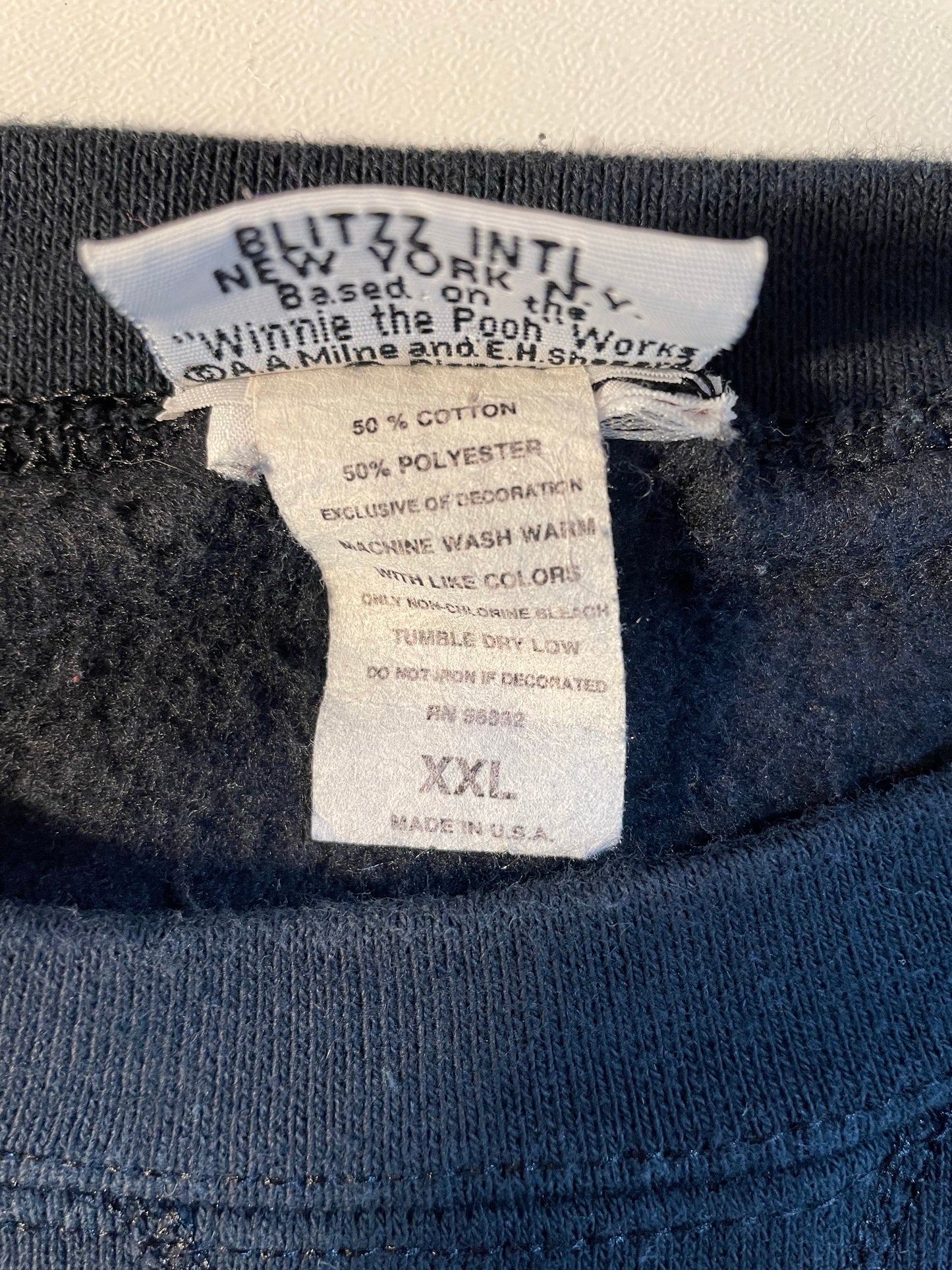 00's DISNEY WINNIE THE POOH Made in USA Size XXL Vintage Sweat-shirt / K5893