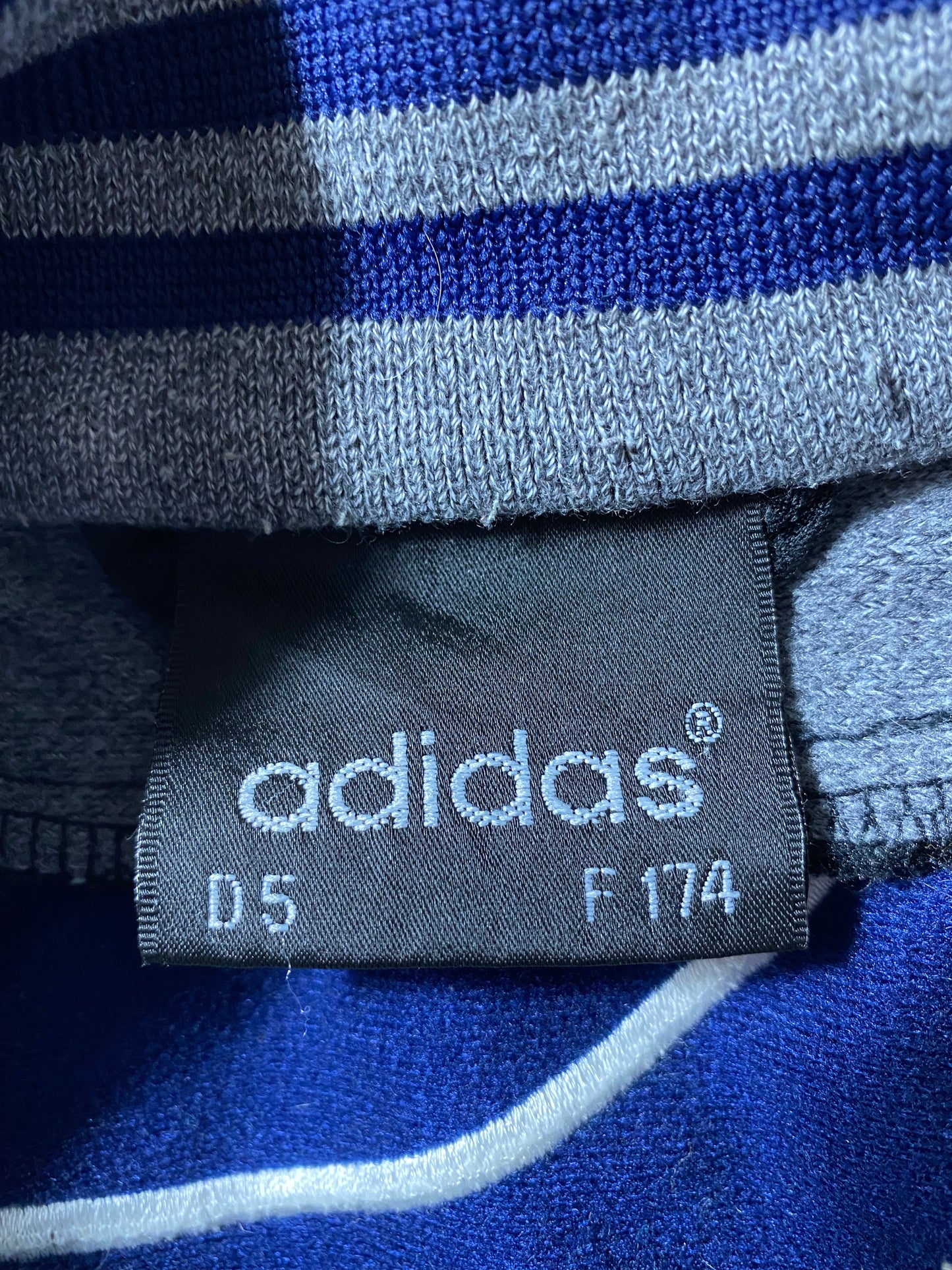 90’s Euro ADIDAS Size M Vintage Jersey / K4375