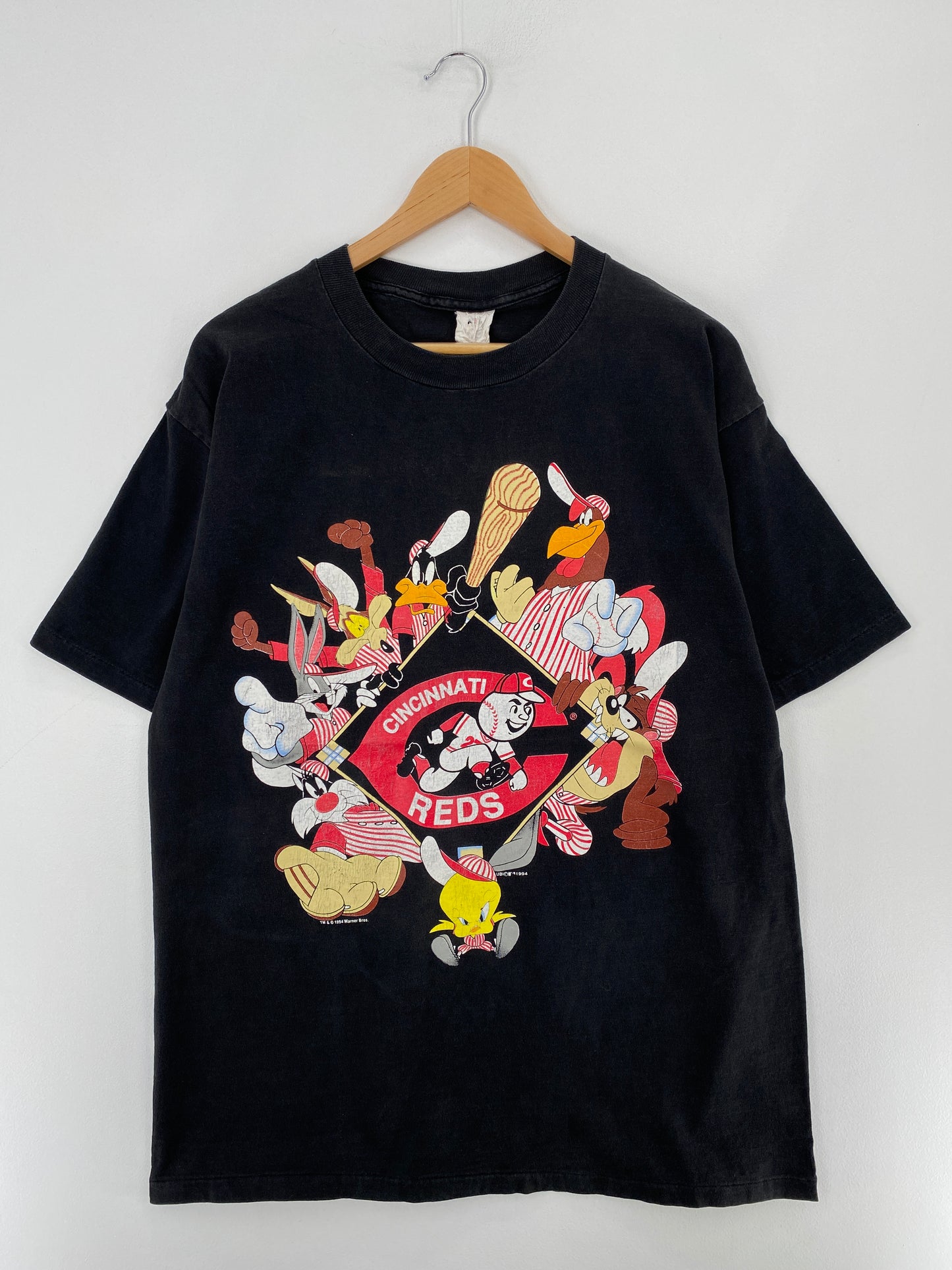 1994 LOONEY TUNES x CINCINATTI REDS Made in USA Size L Vintage MLB T-Shirt / E4539T