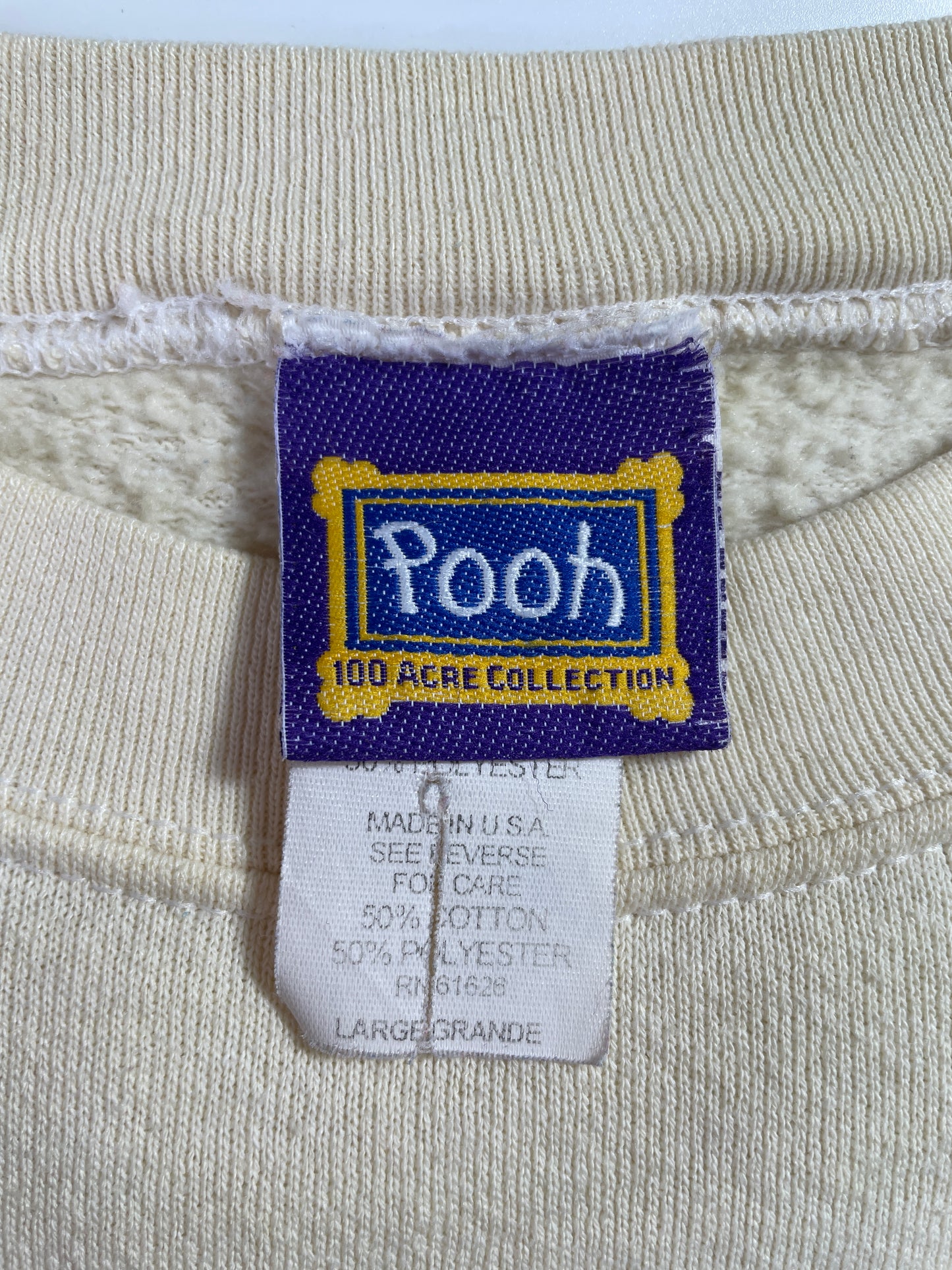 00’ DISNEY WINNIE THE POOH Made in USA Size L Vintage Sweat-Shirt / E6034S