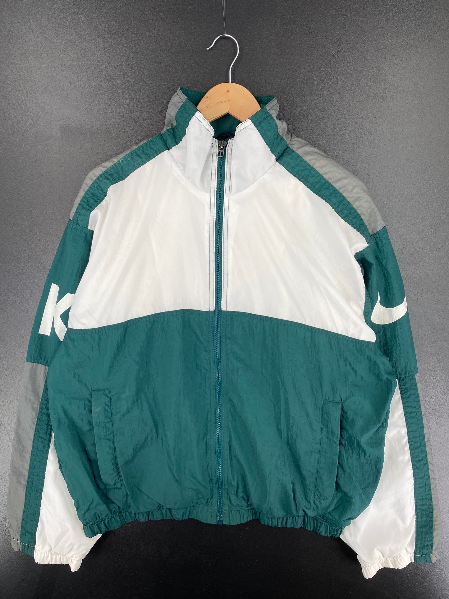 90’s NIKE Size M Vintage Nylon Jacket / A339