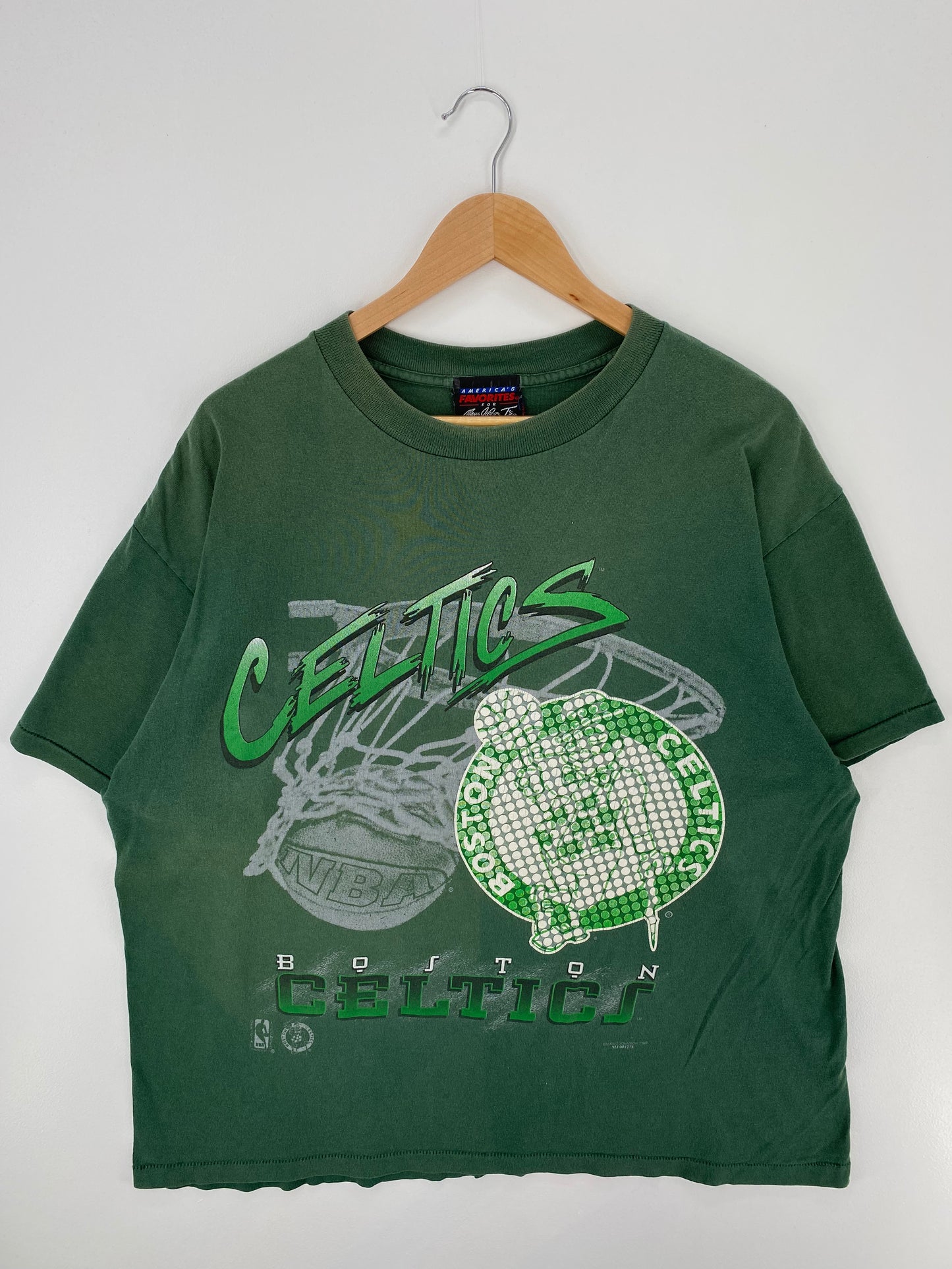 90’s BOSTON CELTICS Made in USA Size XL Vintage NBA T-shirt / A502