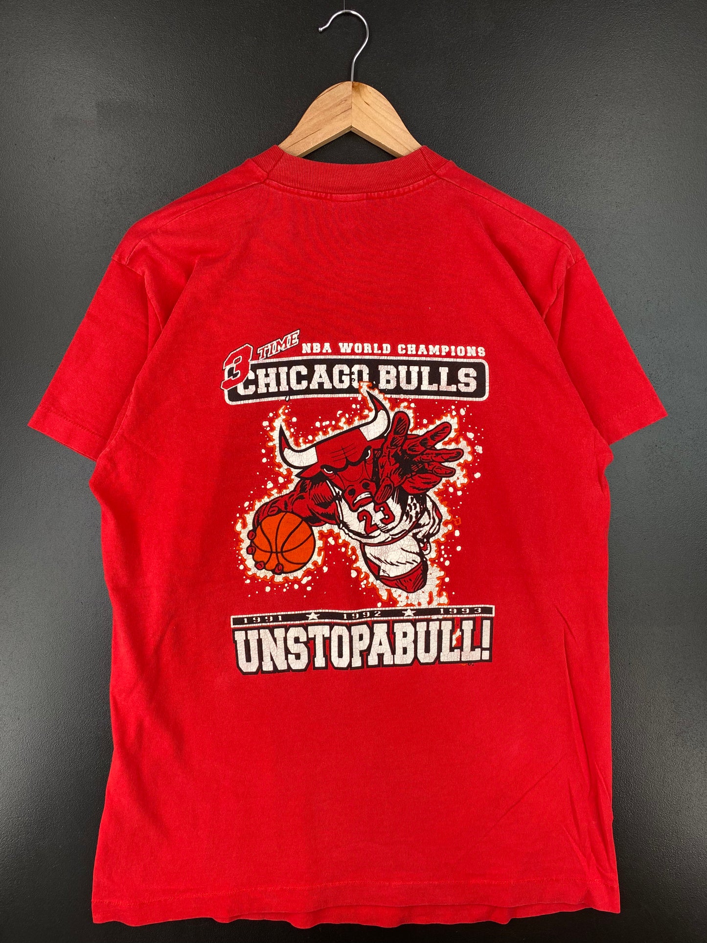 1993 CHICAGO BULLS Made in USA Size L Vintage NBA T-shirt / A1287