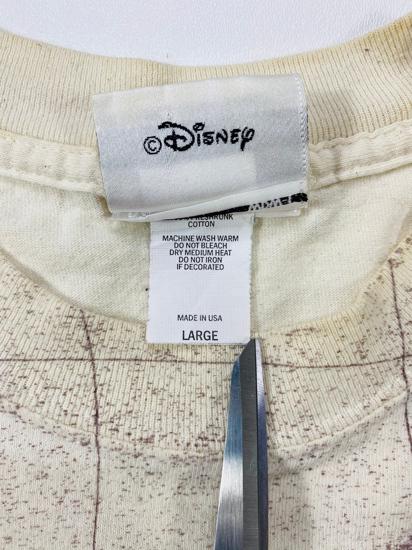 00’ Mickey Pirates Size L Made in USA Vintage Disney T-shirt  / 6049