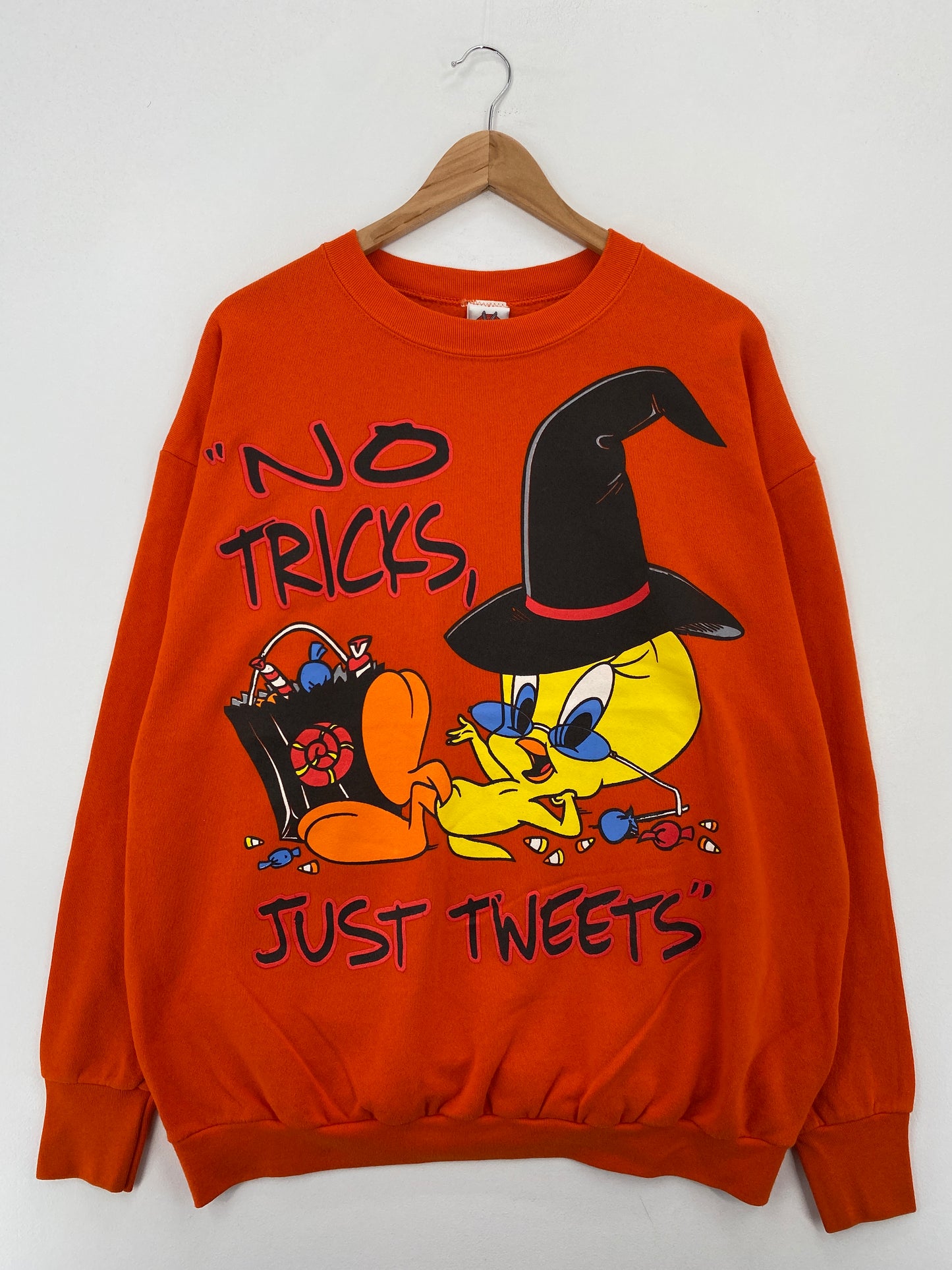 1997 LOONEY TUNES TWEETY HALLOWEEN Size Approx.XL Vintage Sweat-shirt / A7287